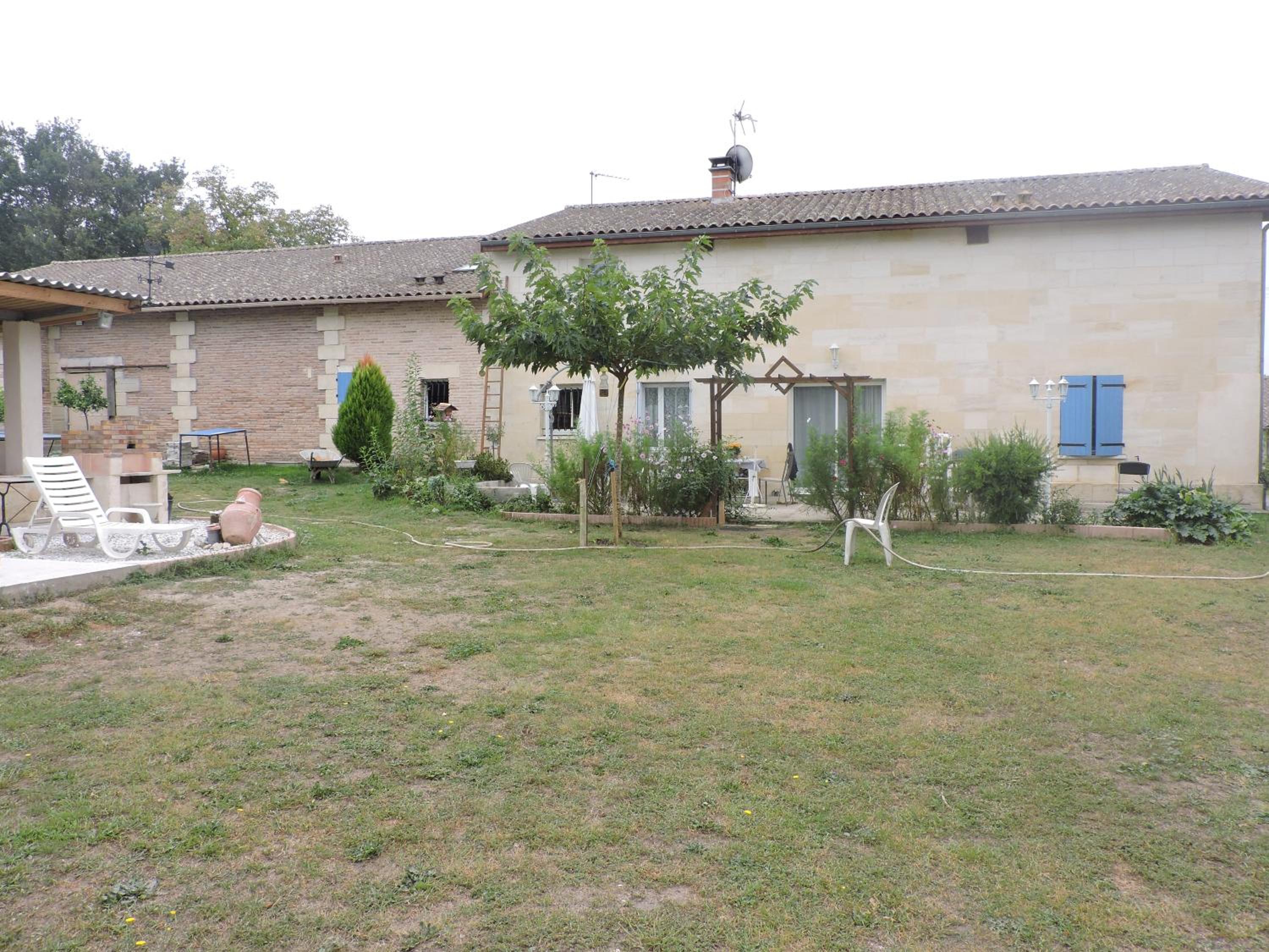 One-Bedroom House photo 2