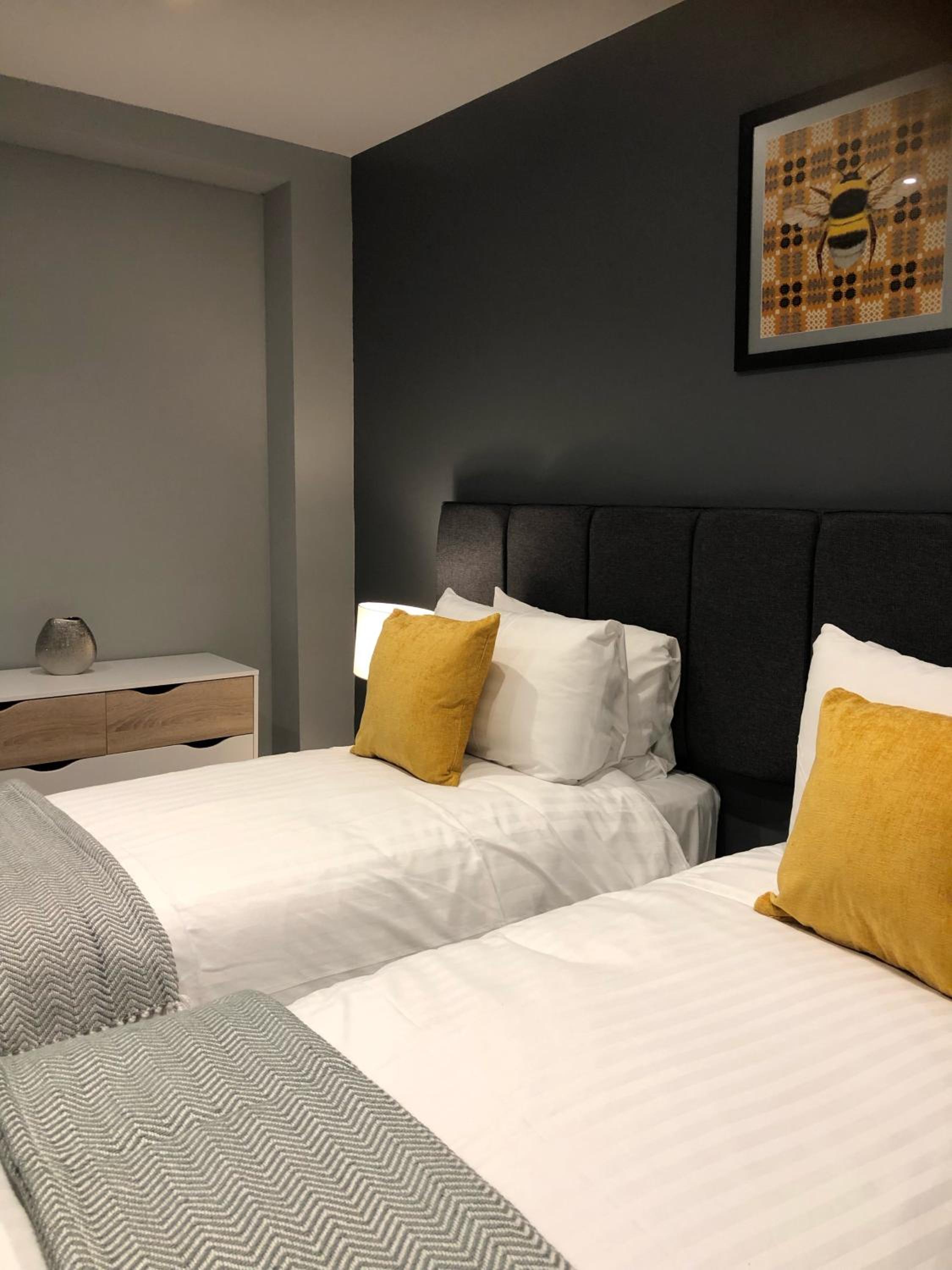 One-Bedroom Apartment - Photo 11