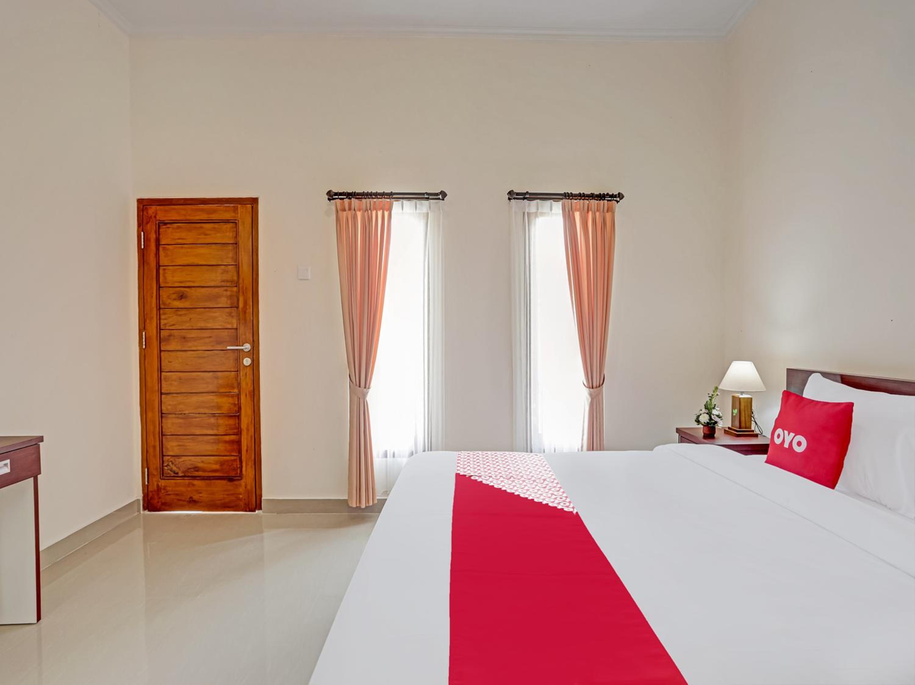 Deluxe Double Room - Photo 11