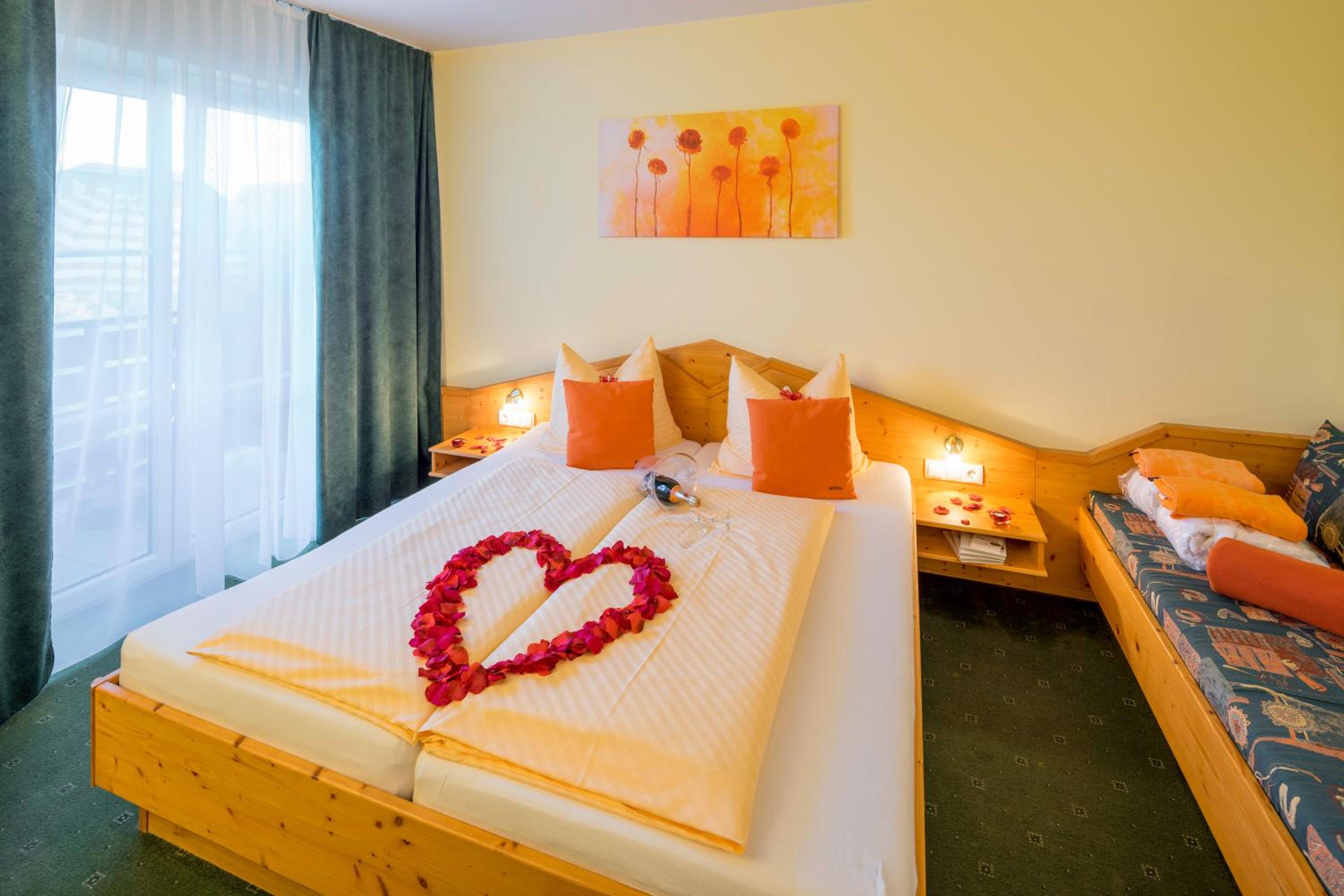 Comfort Double Room with Balcony - Photo 10