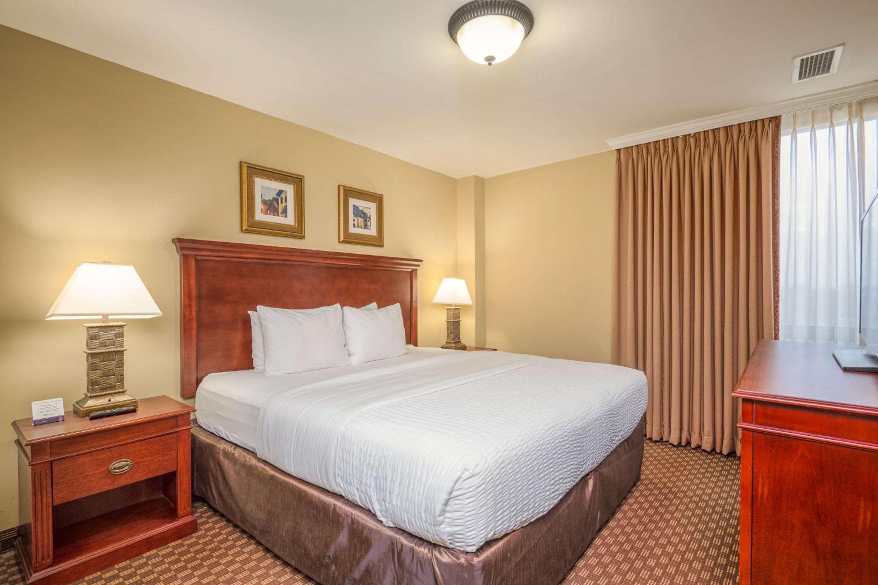 King Suite with Sofa Bed - Accessible/Non-Smoking