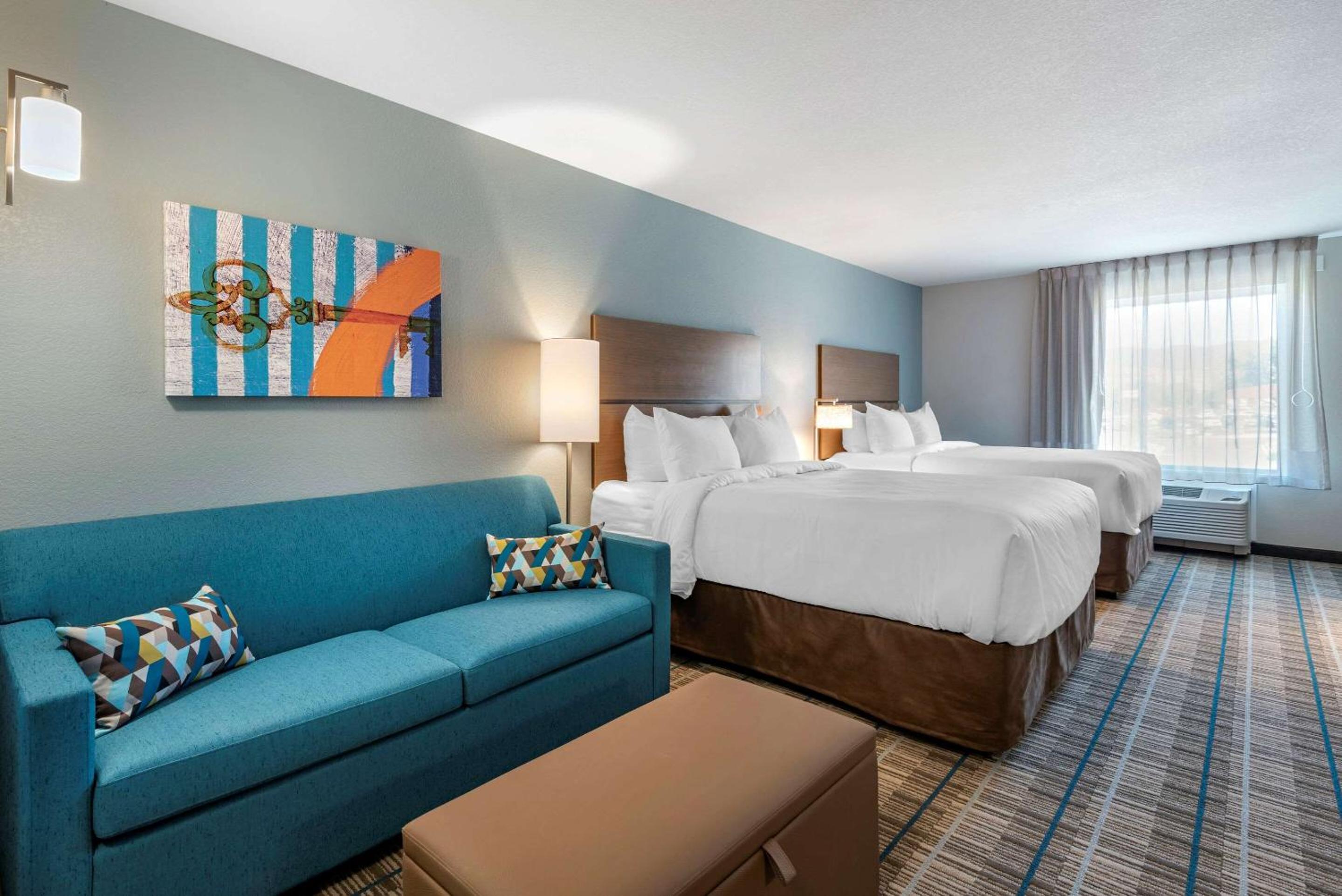 Efficiency Queen Suite with Two Queen Beds - Accessible/Non-Smoking - Photo 4