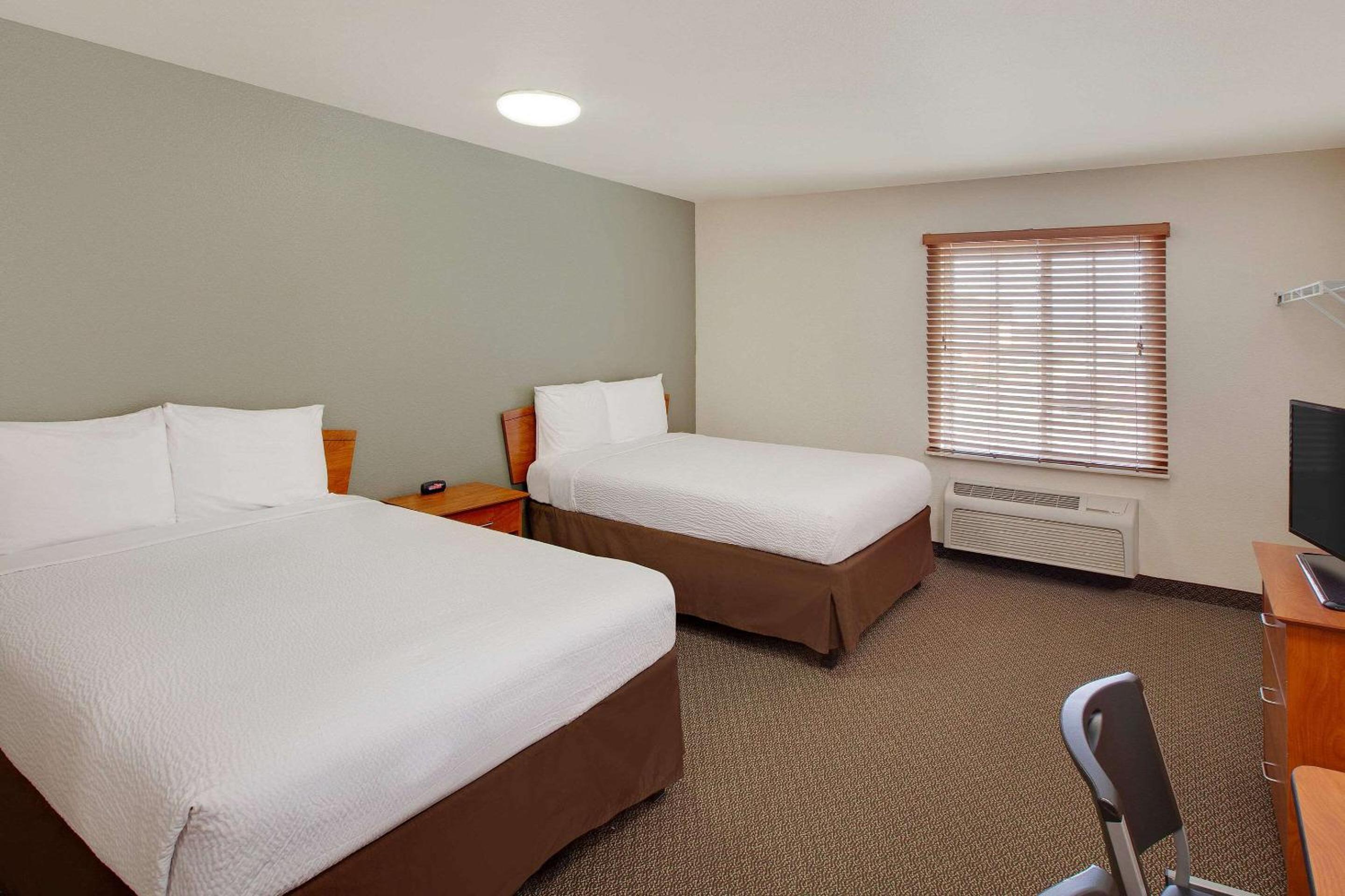 Double Room with Two Double Beds - Accessible/Non-Smoking photo 2