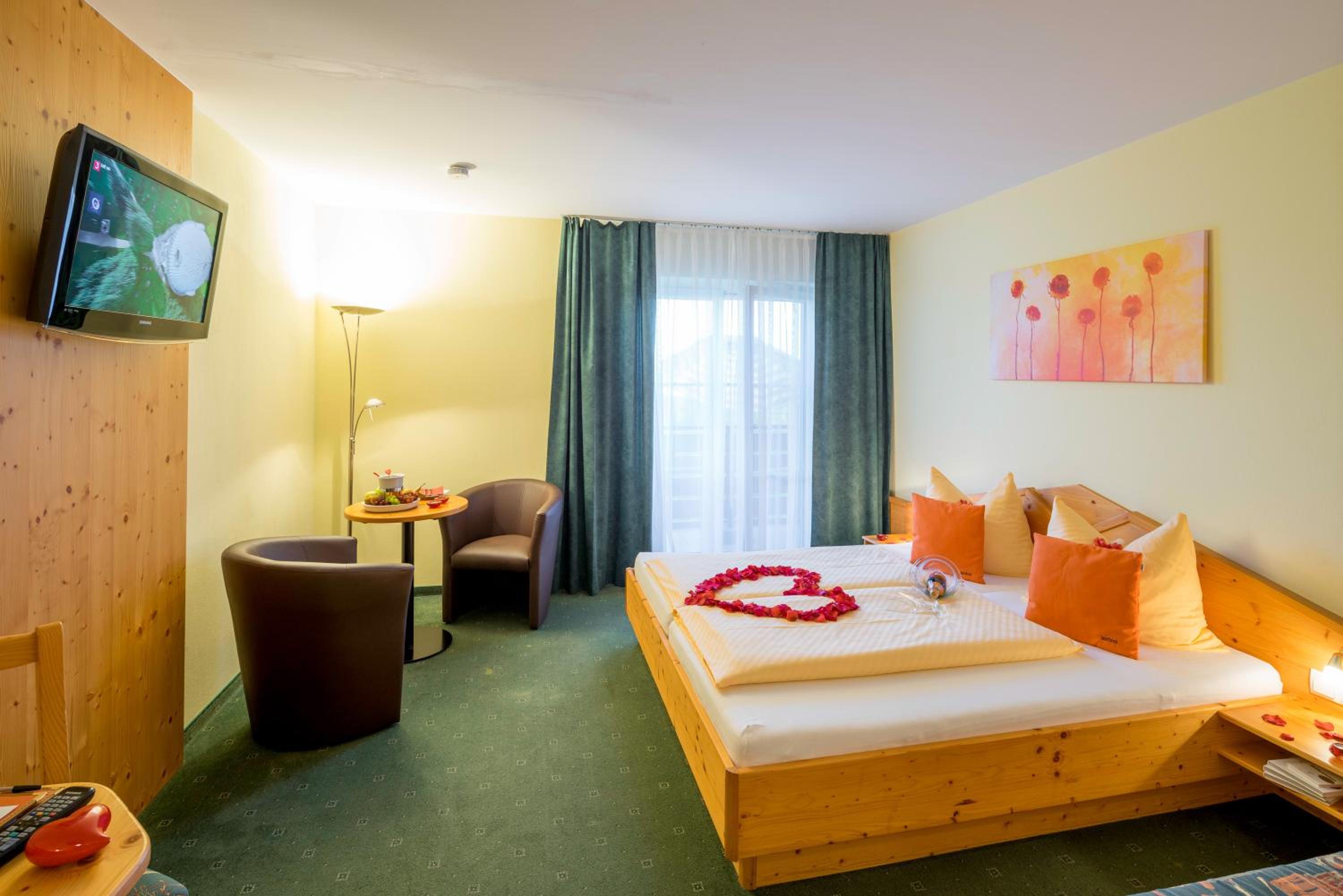 Comfort Double Room with Balcony - Photo 3