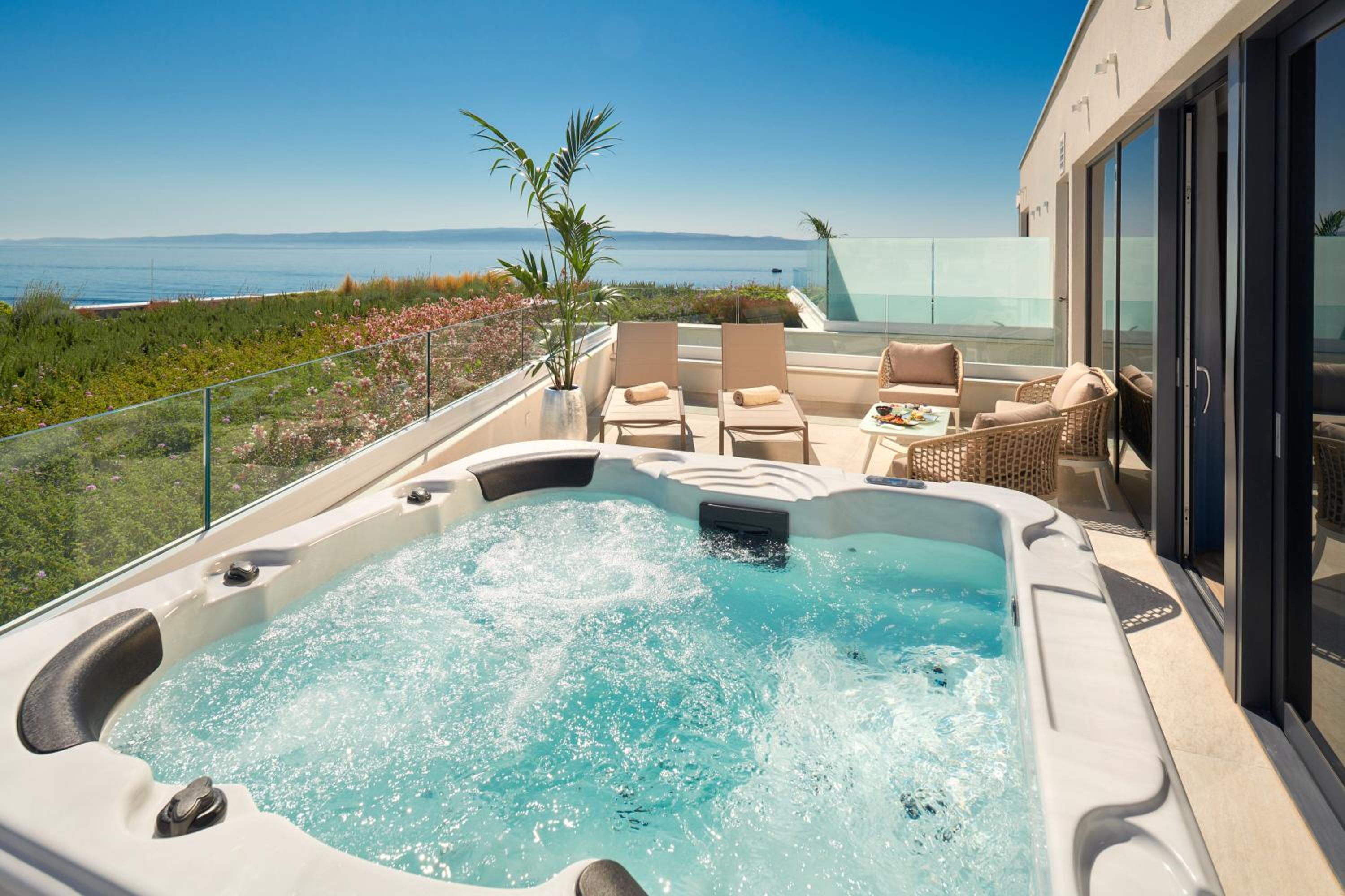 Suite with Spa Bath - Photo 4