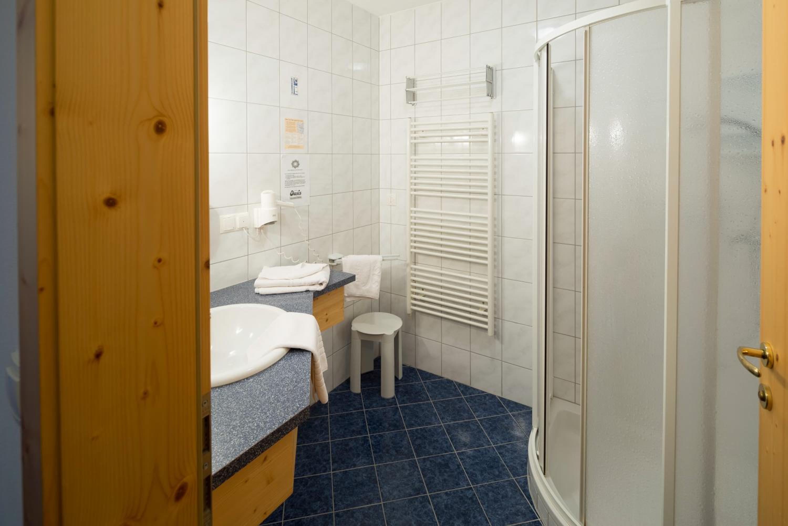 Comfort Double Room with Balcony - Photo 9