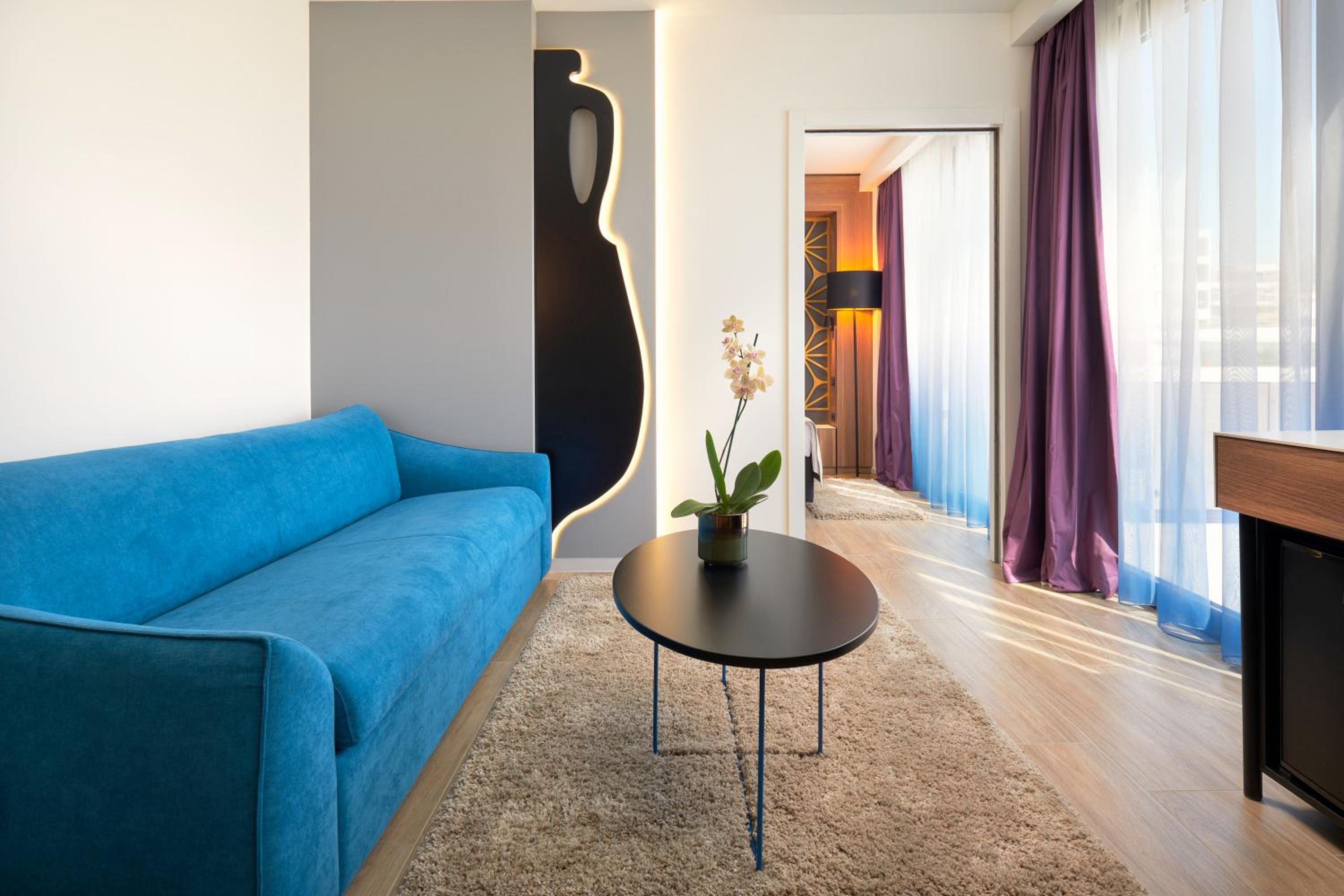Suite with Spa Bath - Photo 6
