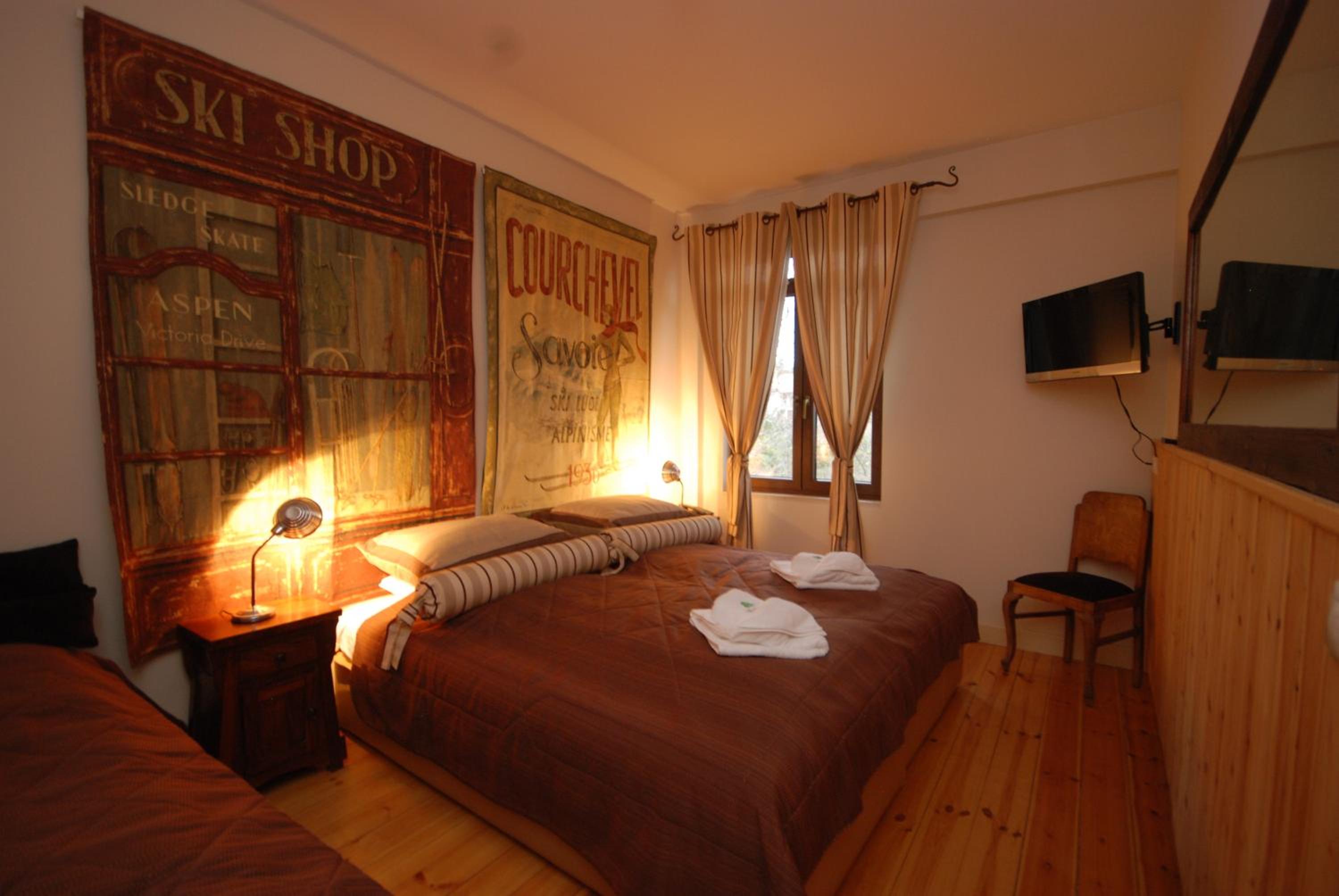 Junior Suite with Fireplace - Photo 13