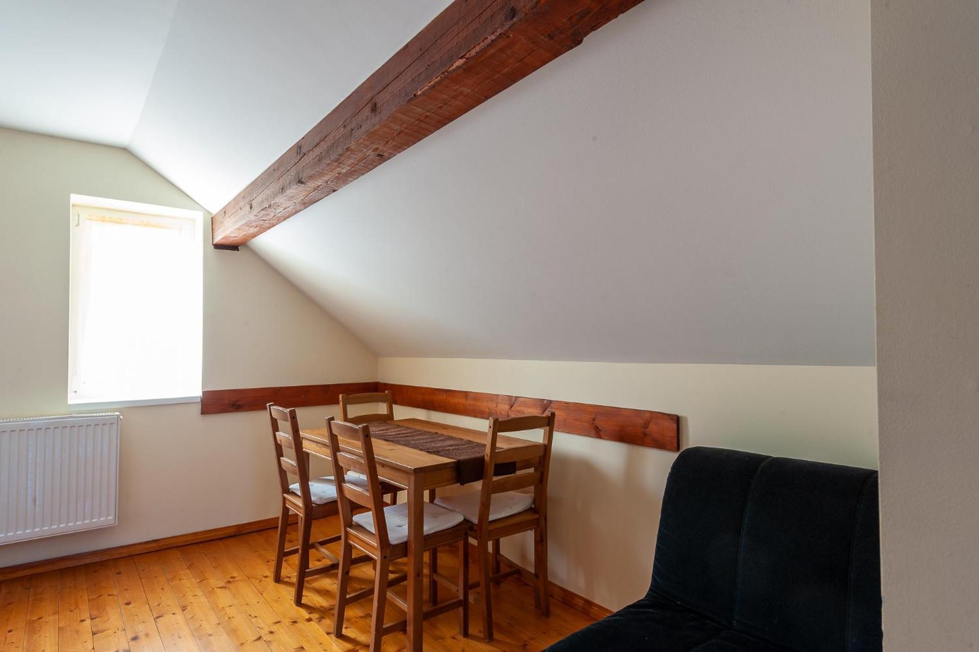 One-Bedroom Apartment with Balcony photo 3