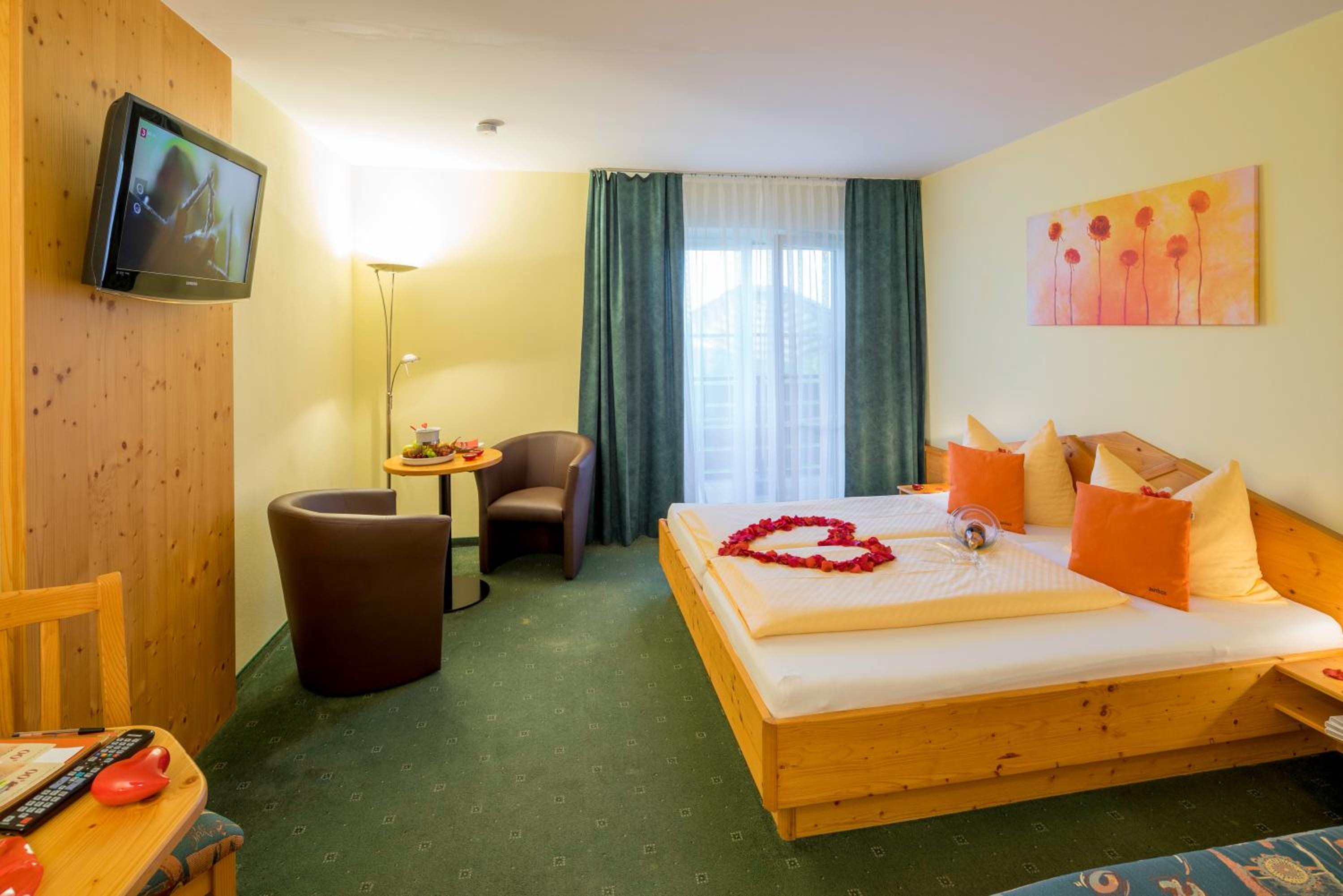 Comfort Double Room with Balcony - Photo 1