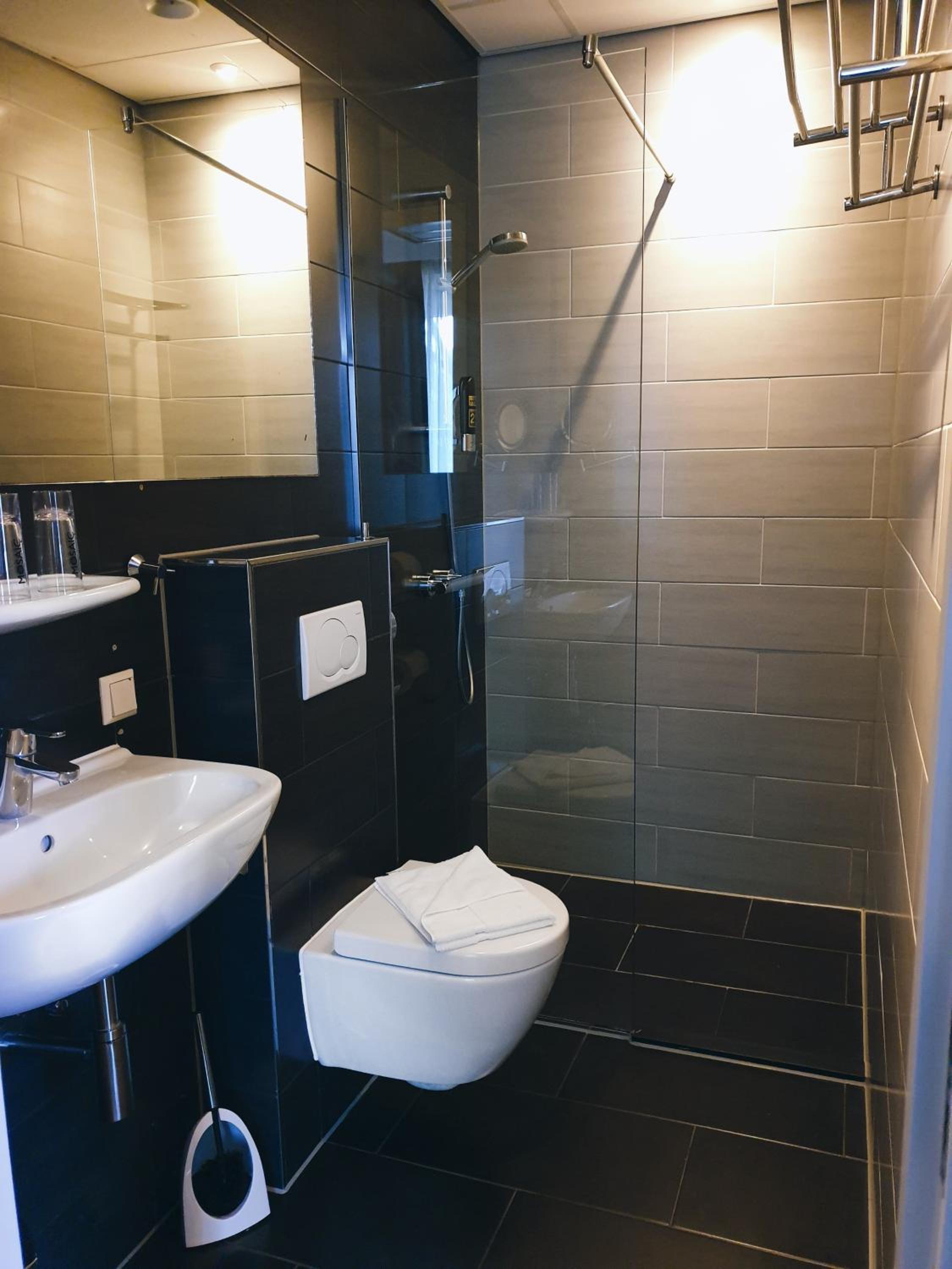 Deluxe Double Room with Balcony photo 2