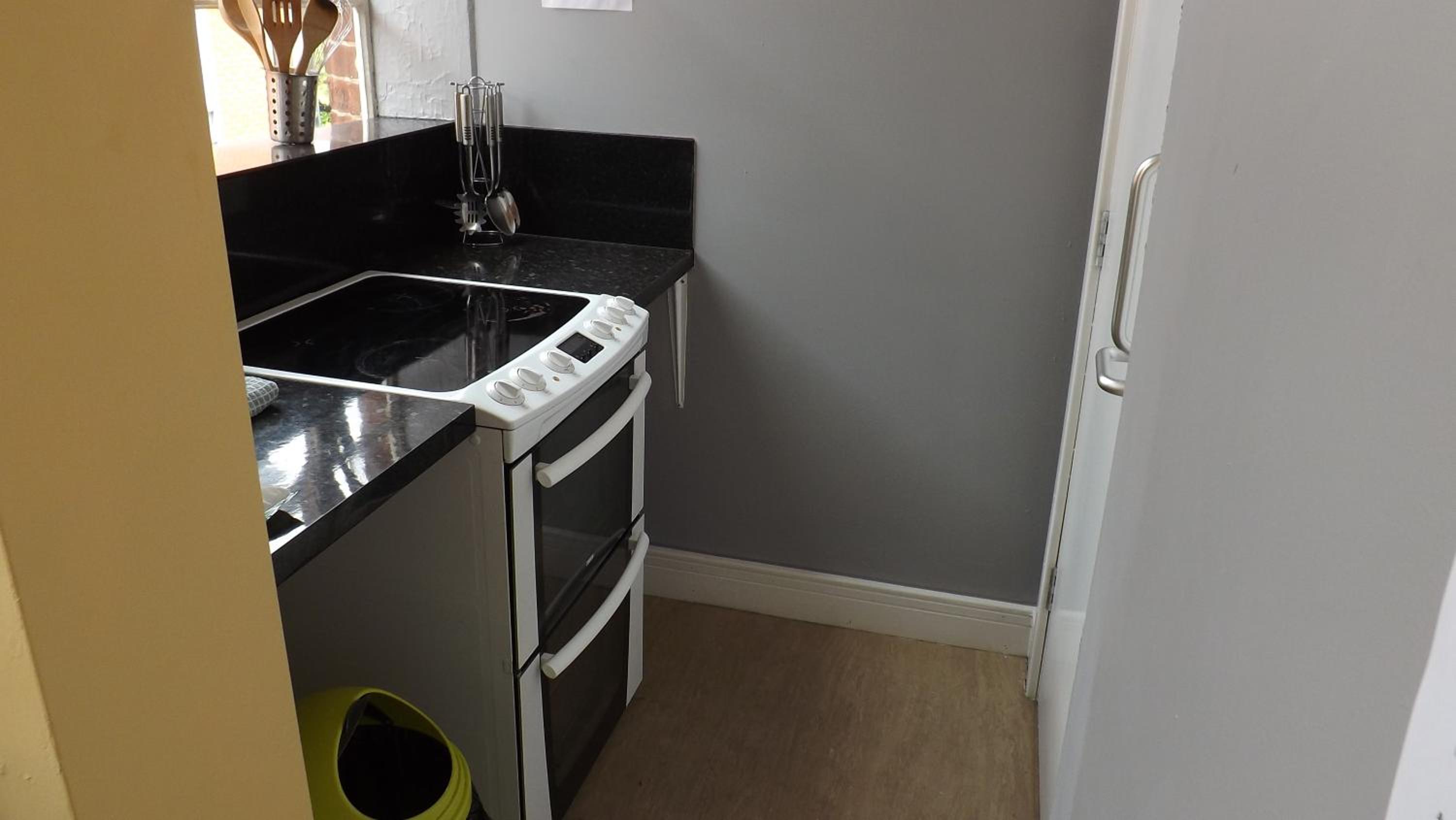 Studio Apartment photo 2