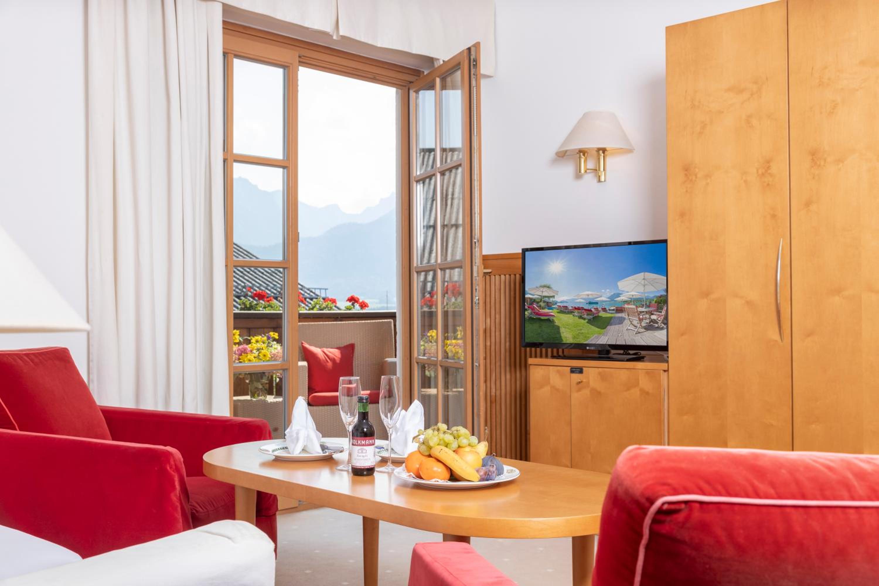 Junior Suite with Balcony - Photo 1