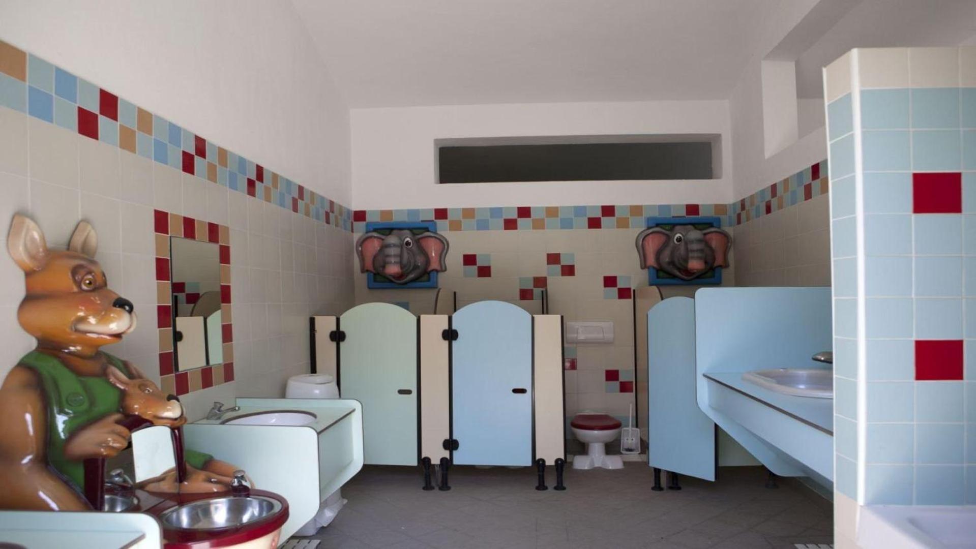 Basic Tent with Shared Bathroom  photo 3