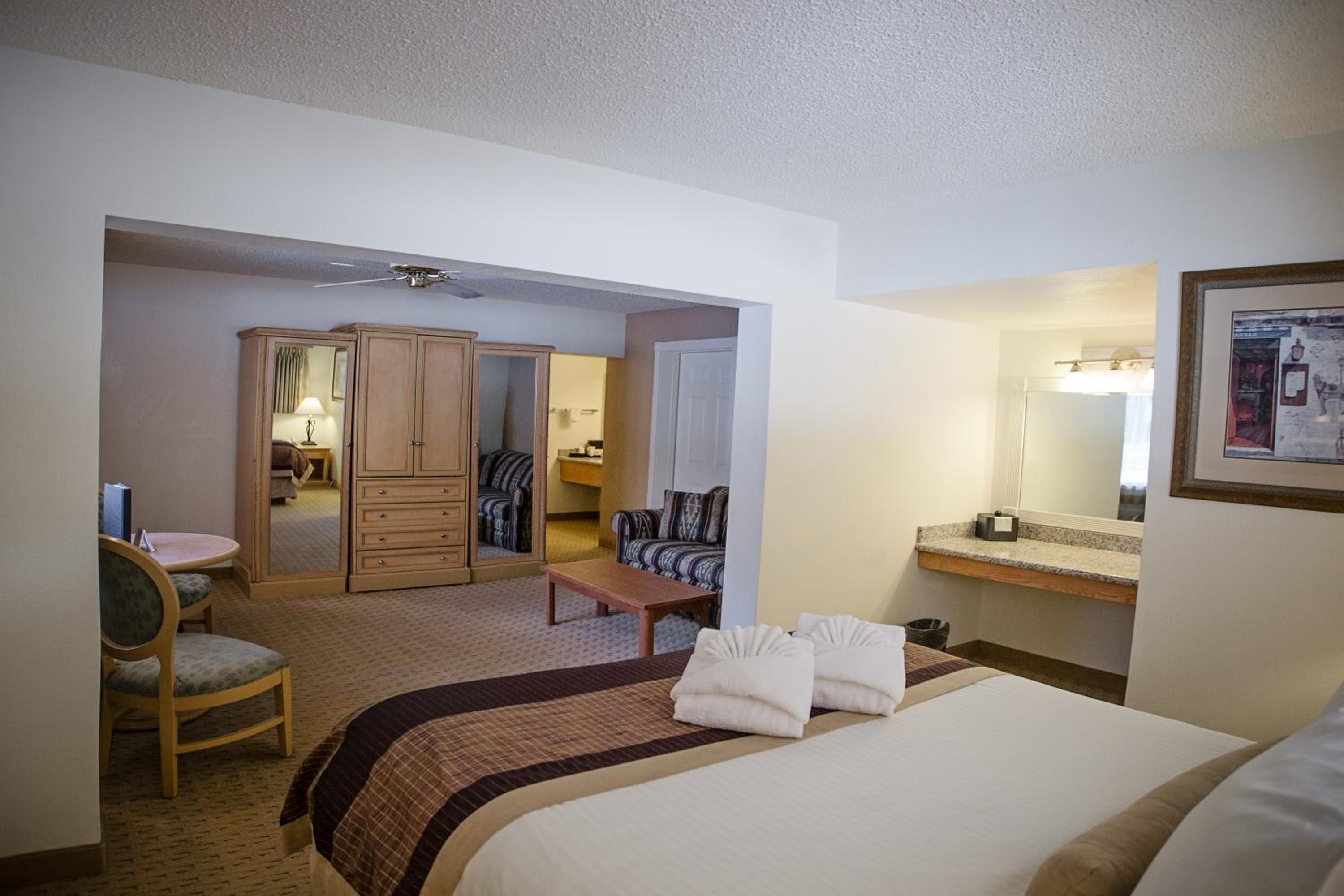 Queen Suite photo 1