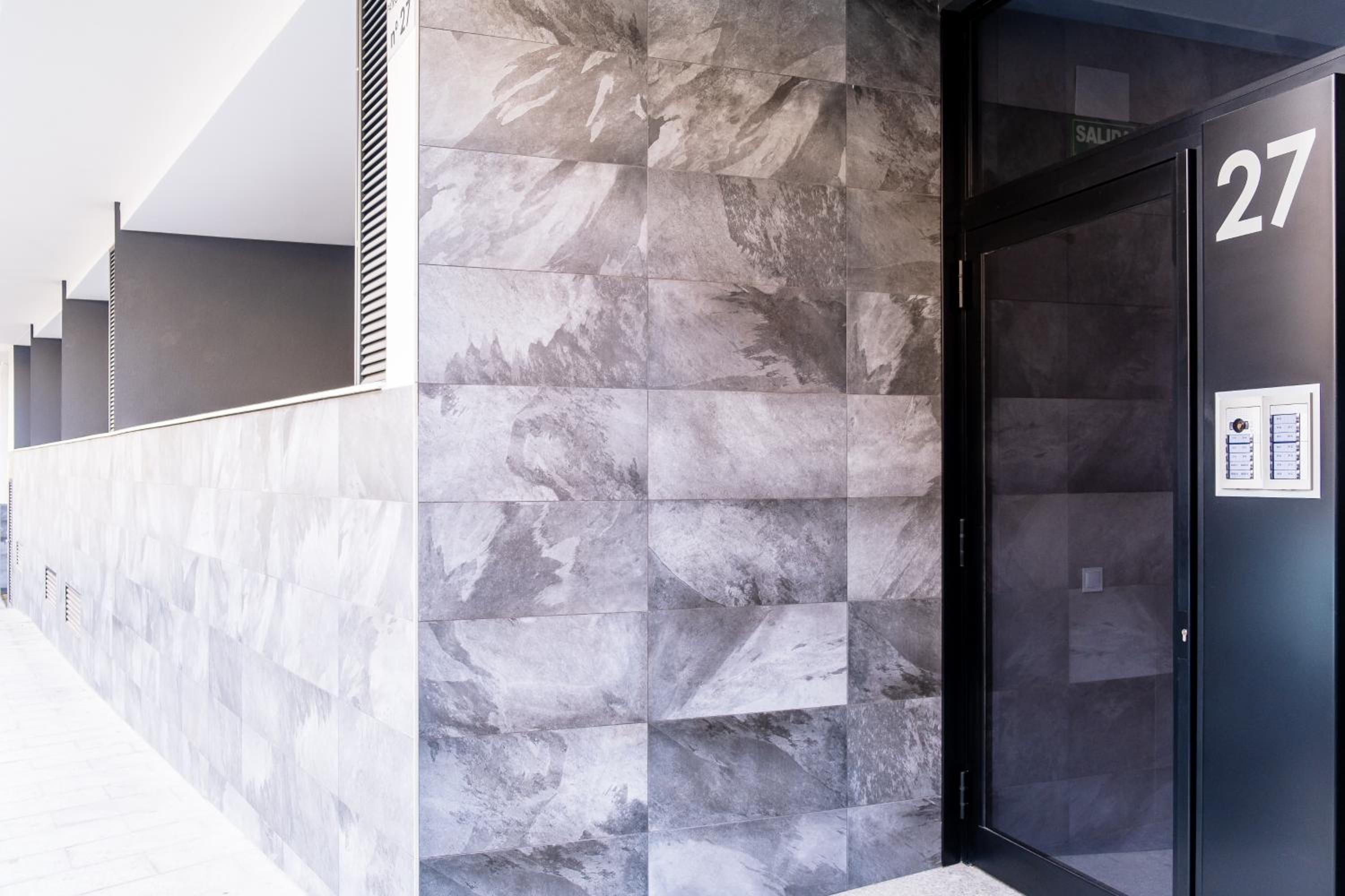 Three-Bedroom Apartment - Photo 4
