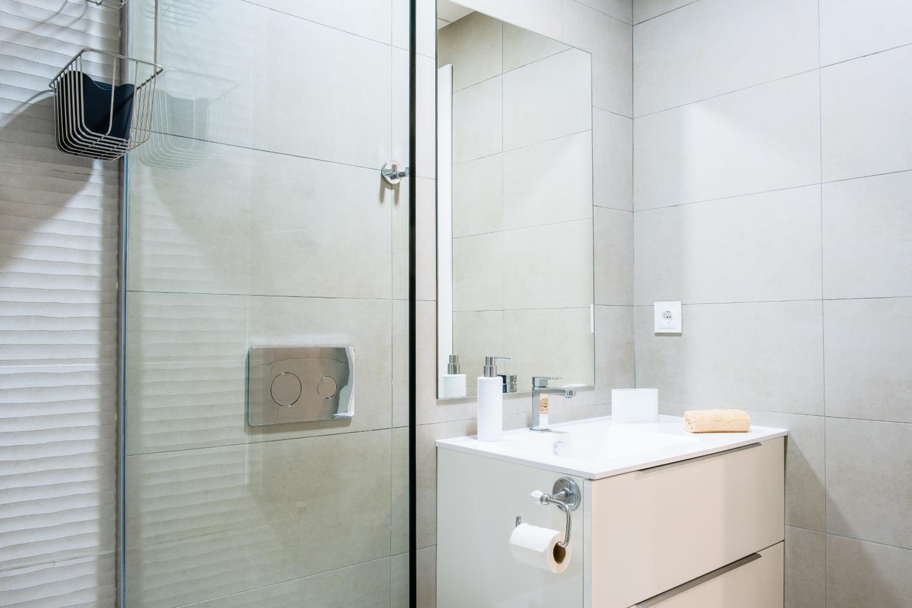 Three-Bedroom Apartment - Photo 47