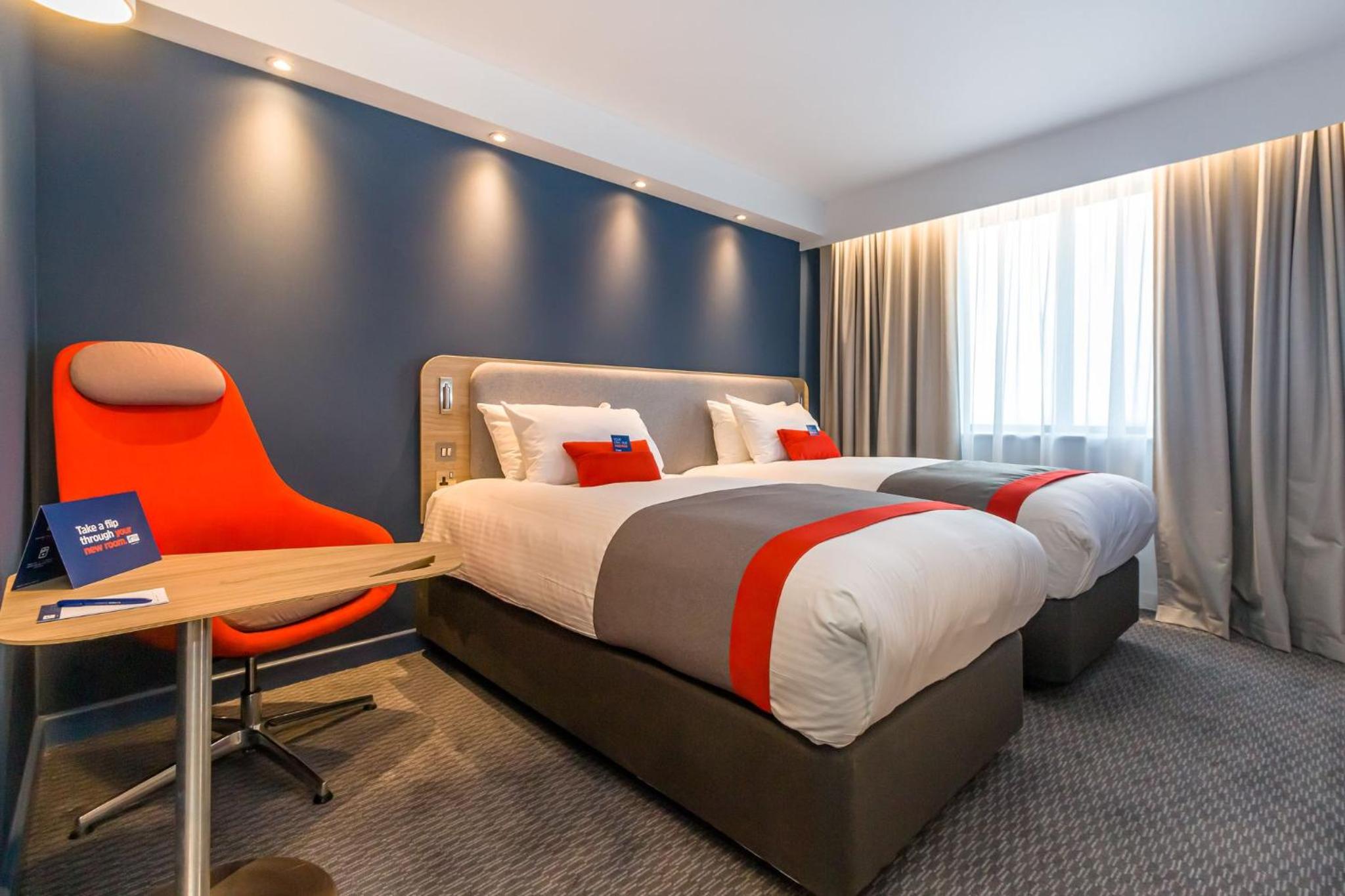 Standard Twin Room with Free Hot Breakfast
