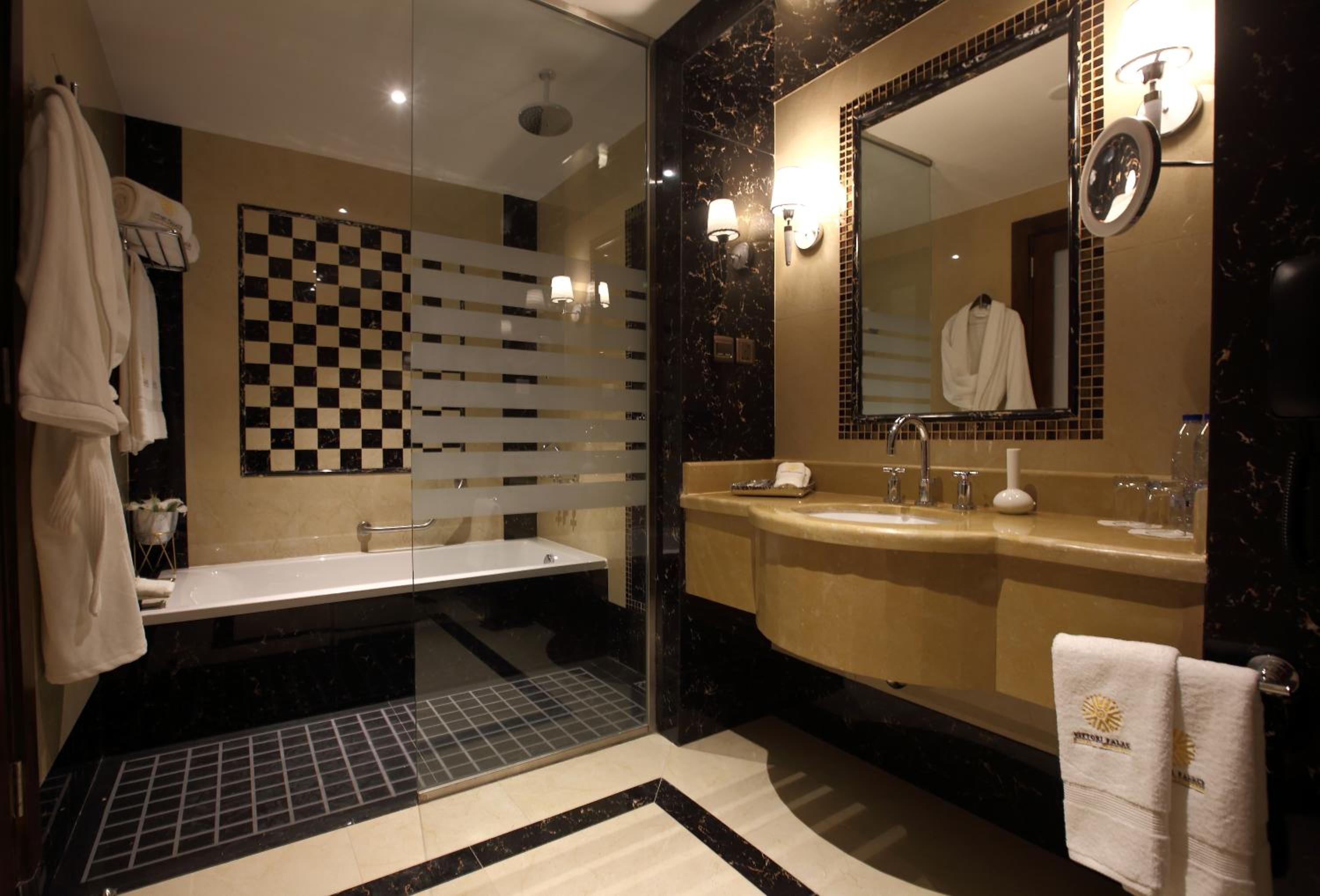 Standard Double Room - Photo 8