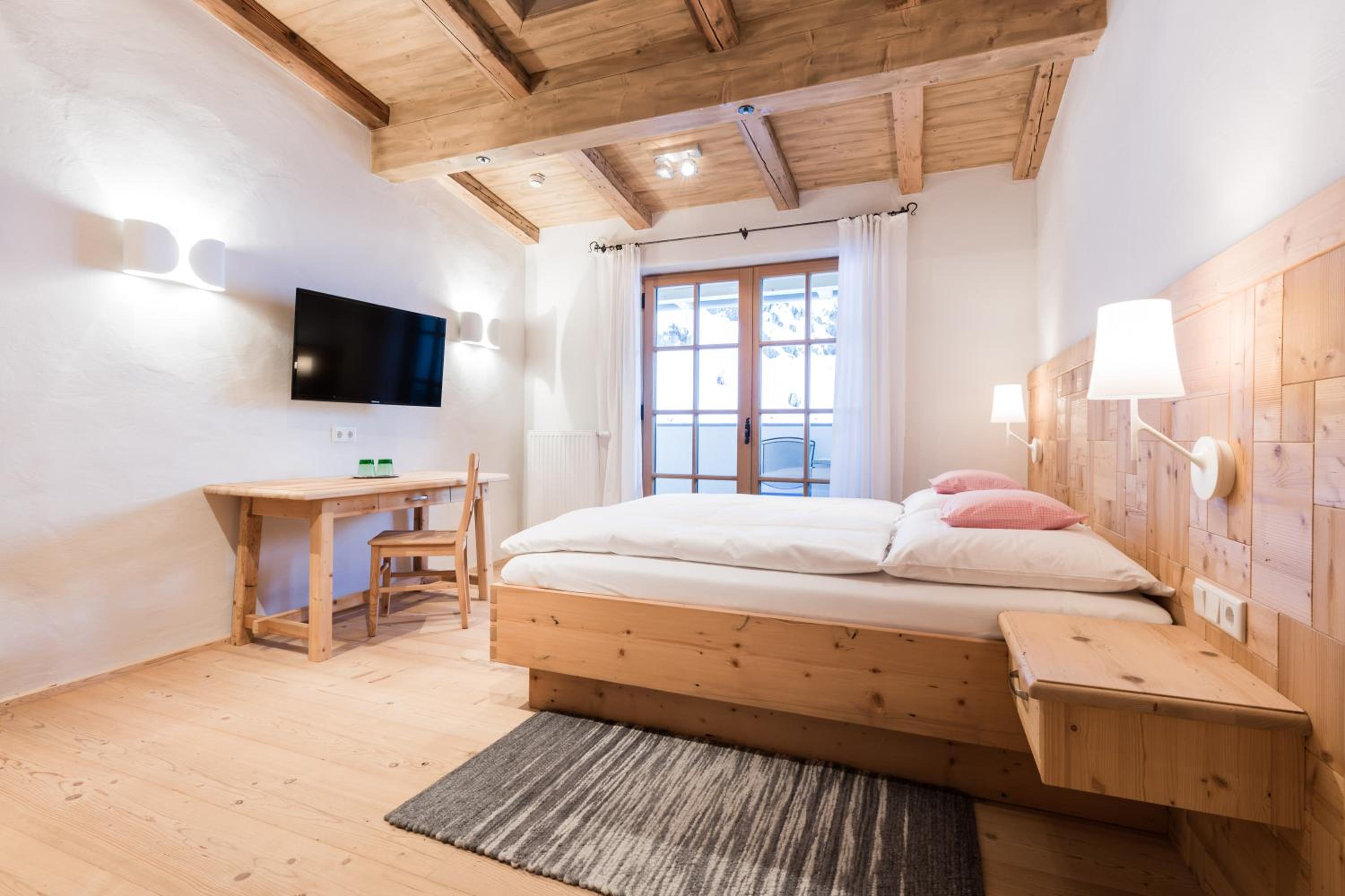 Large Double Room photo 2