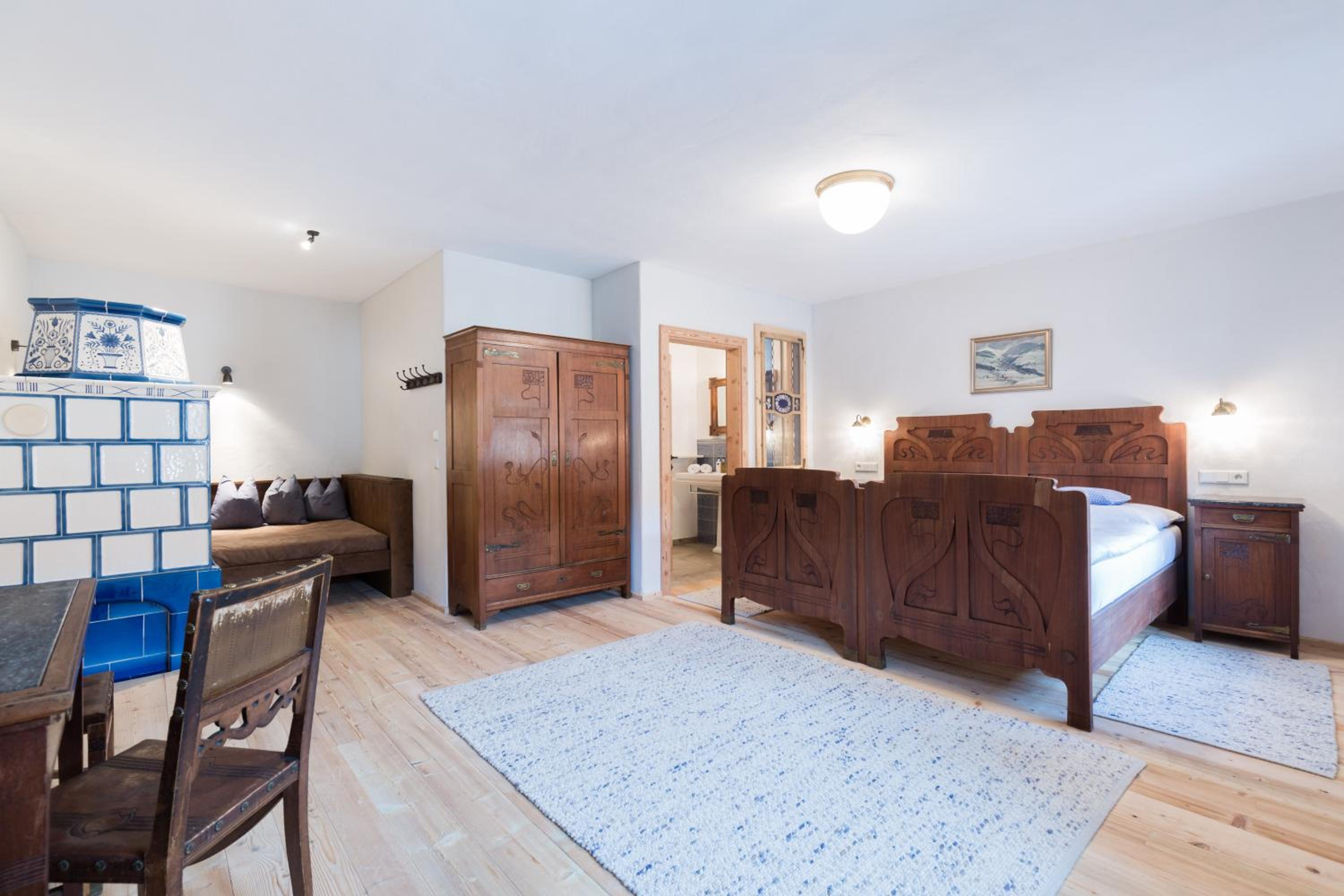 Large Double Room photo 2
