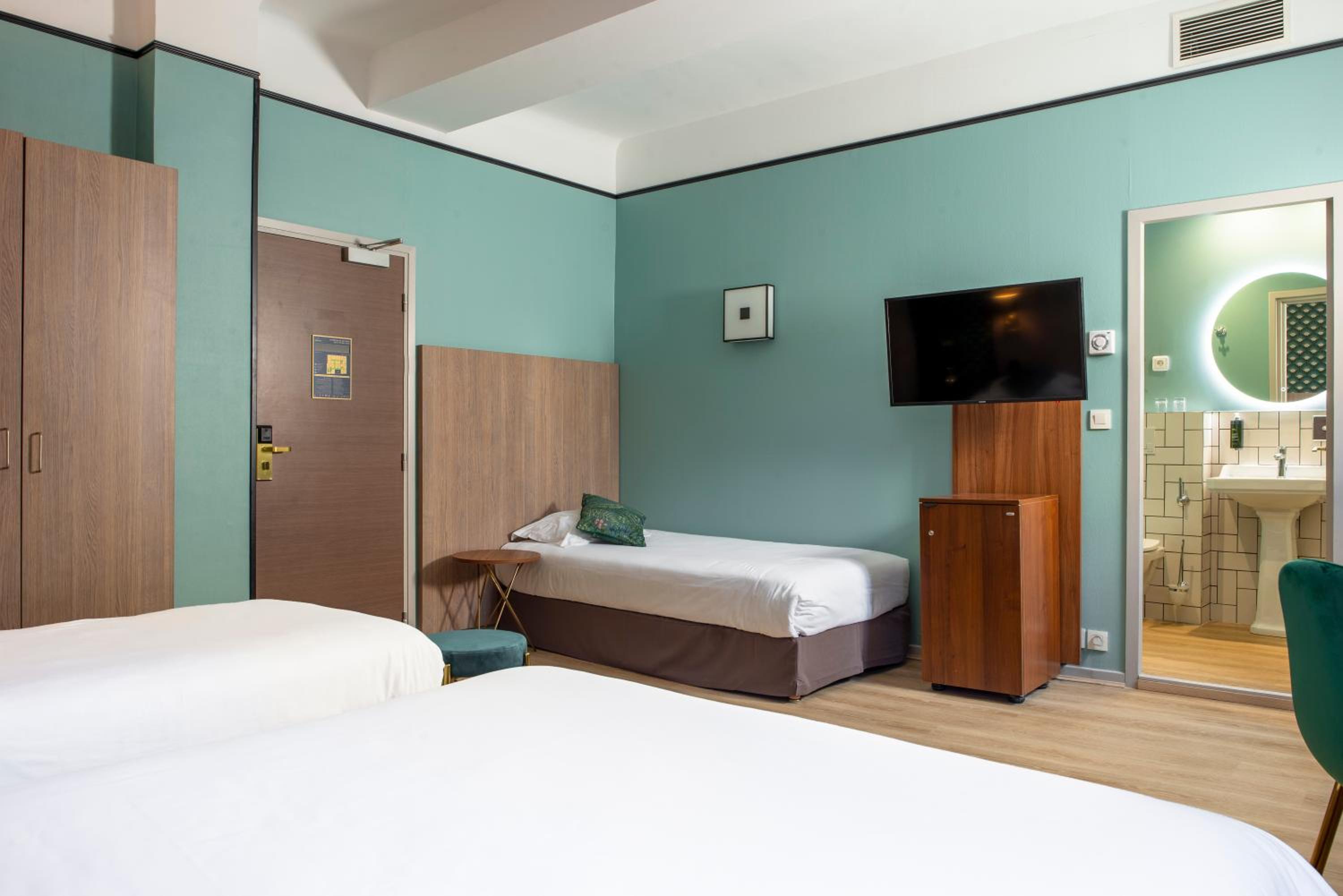 Classic Quadruple Room