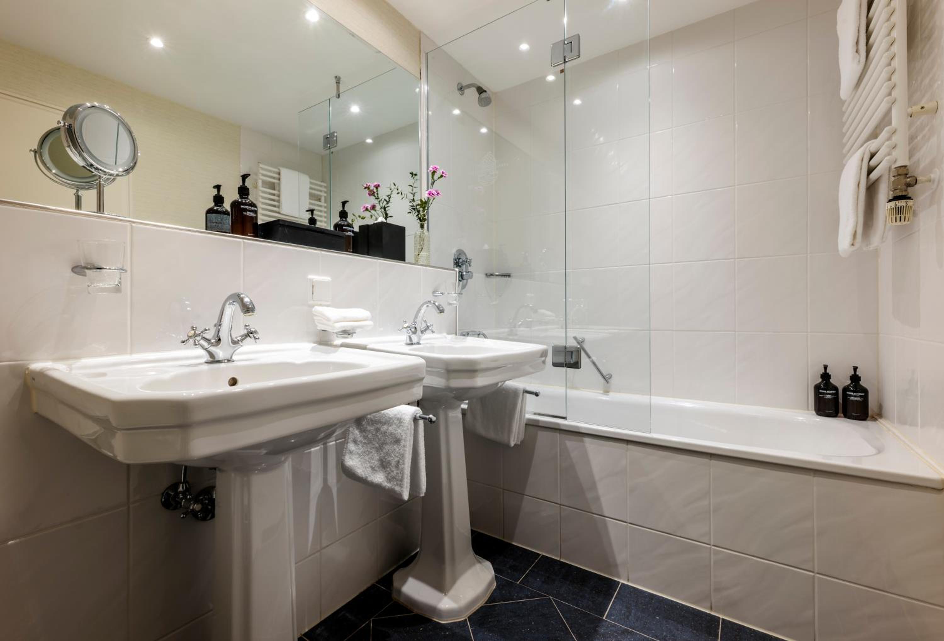 Superior Double Room - Photo 9