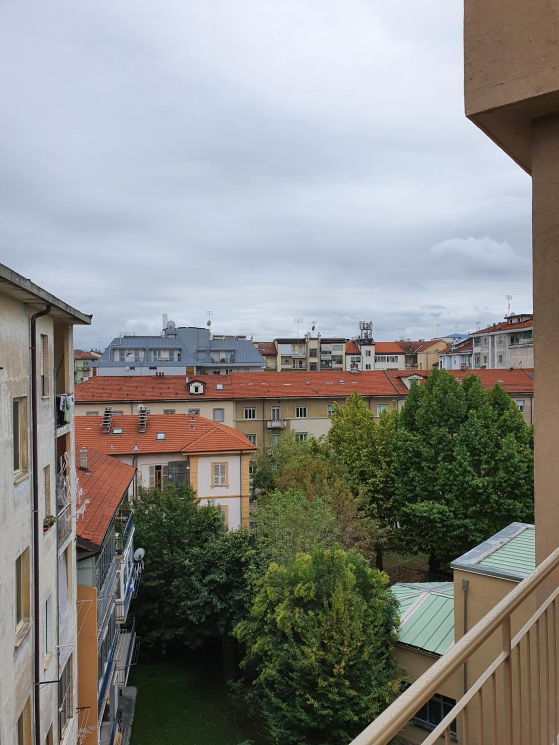 Apartment with Mountain View - Photo 10