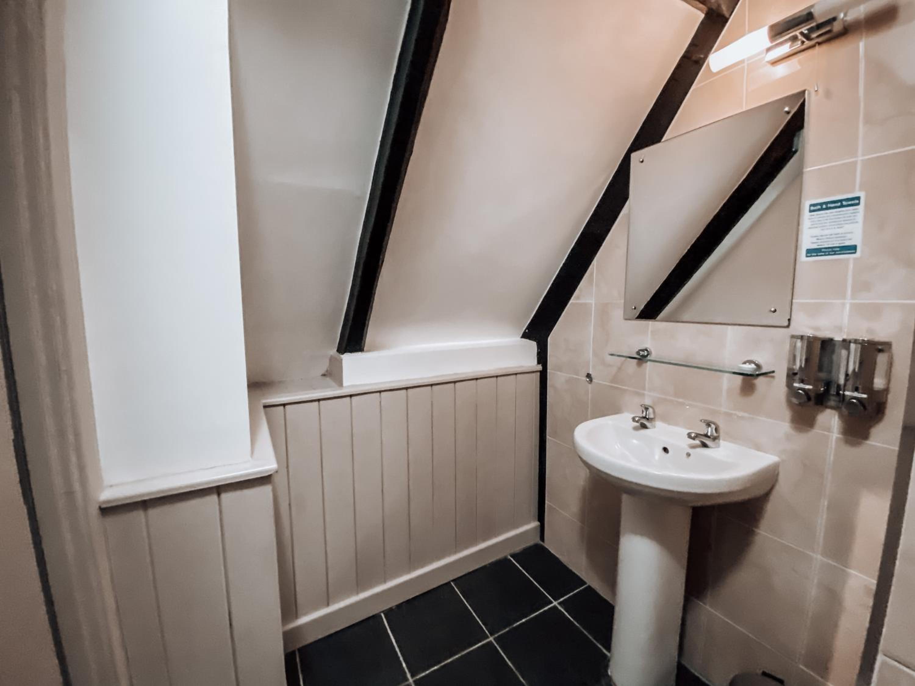 Superior Triple Room photo 3