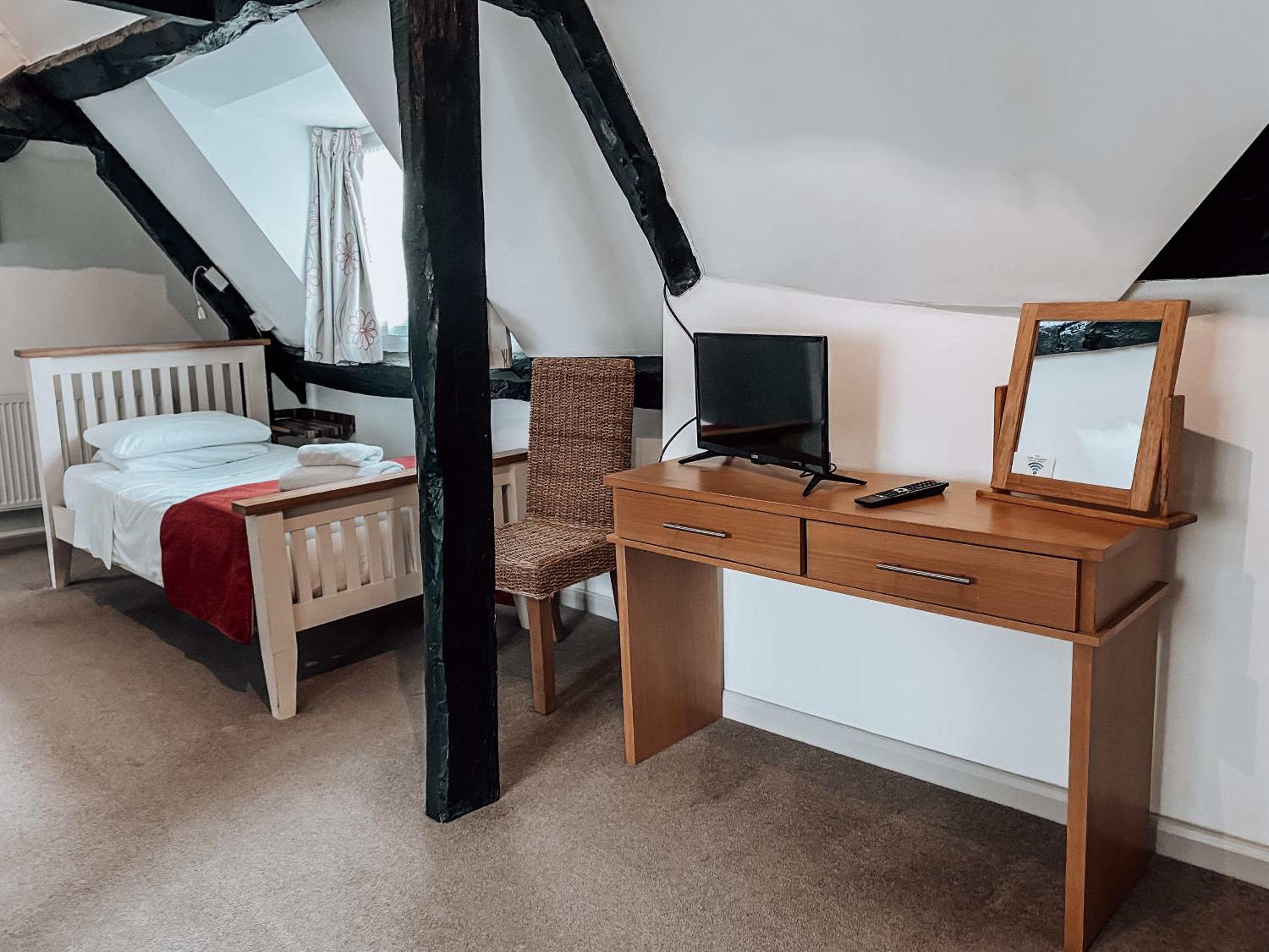 Superior Triple Room photo 2