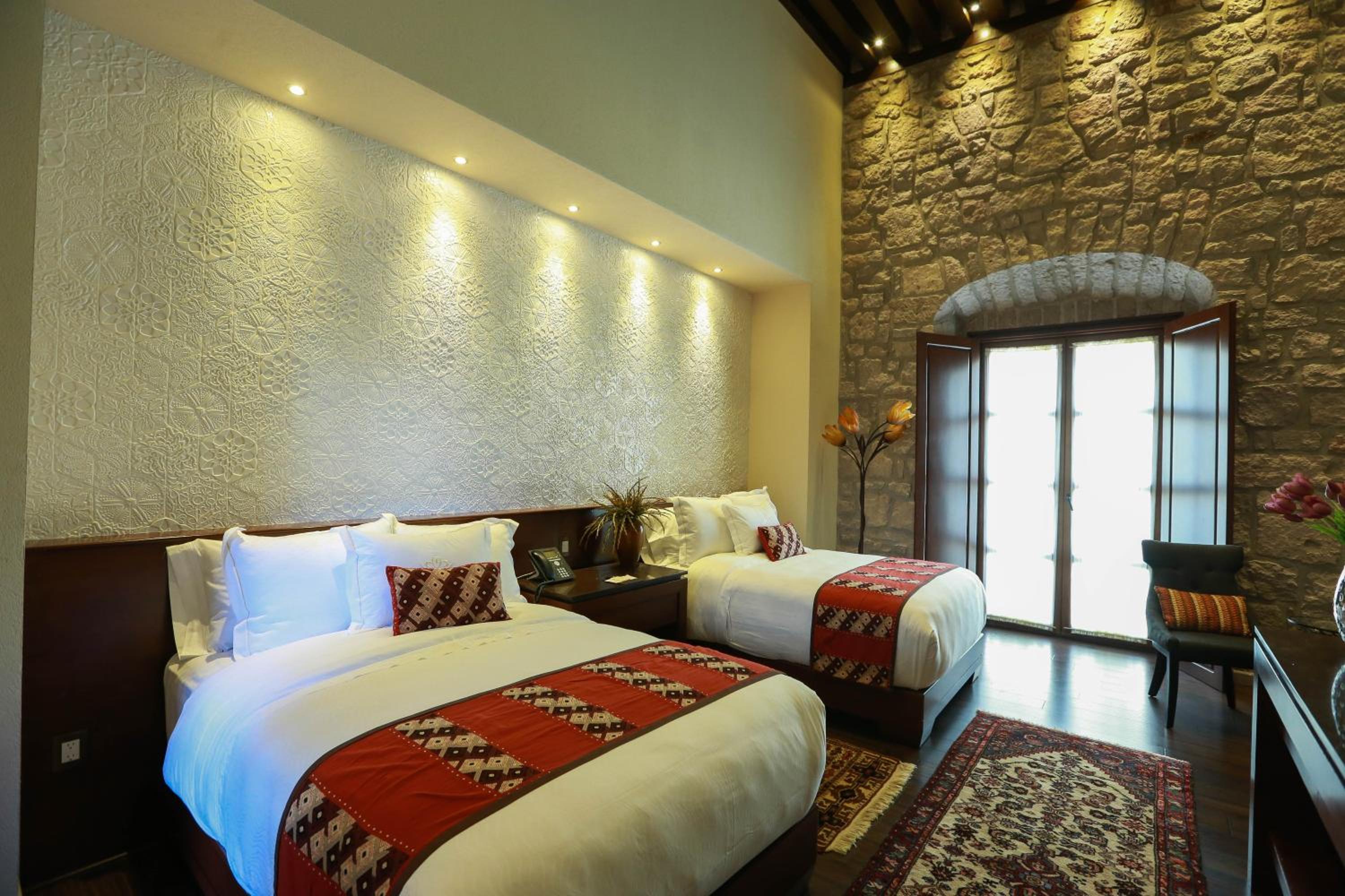 Deluxe Double Room with Two Double Beds - Photo 13