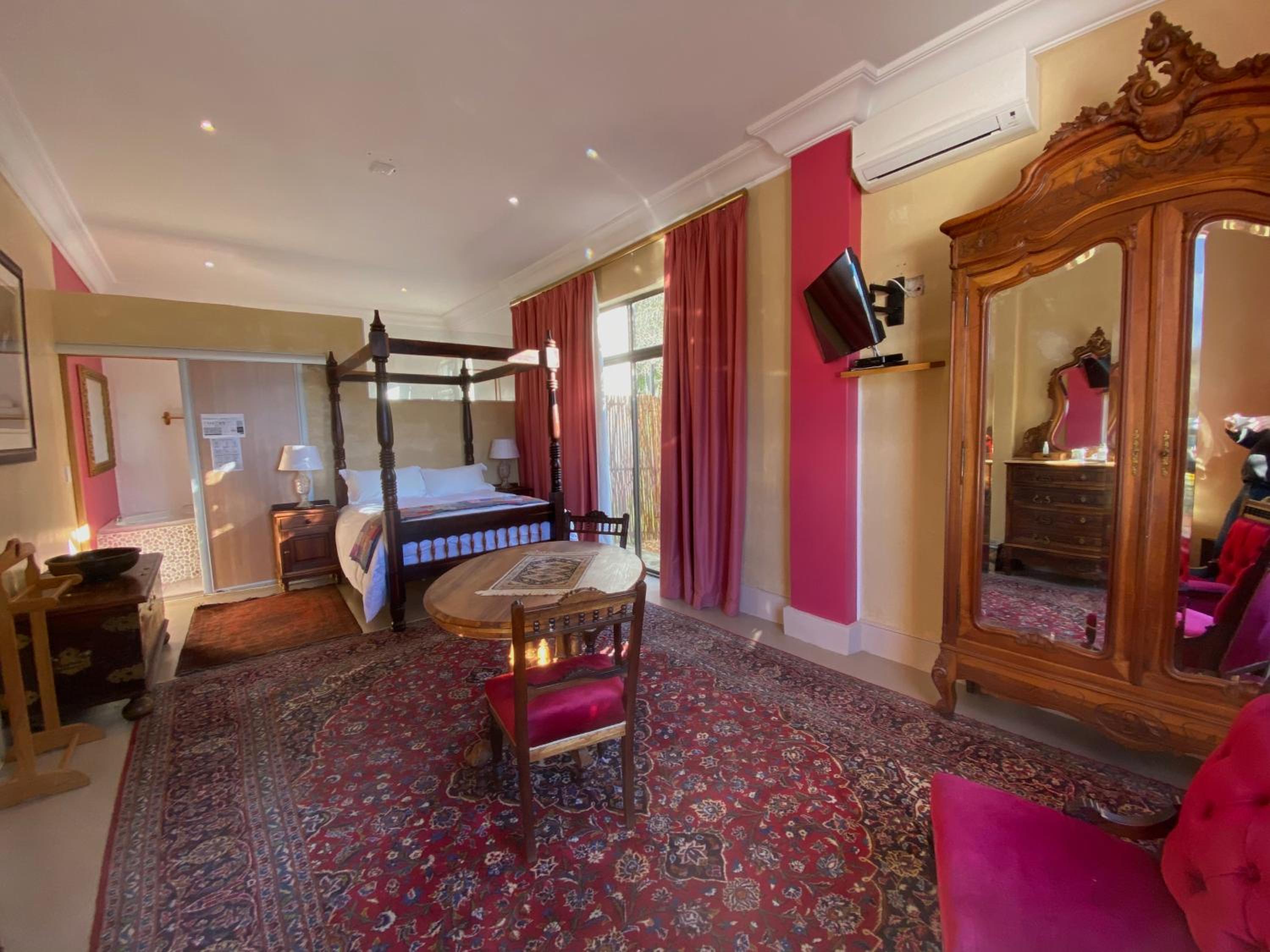 Honeymoon Suite with Garden Views photo 1