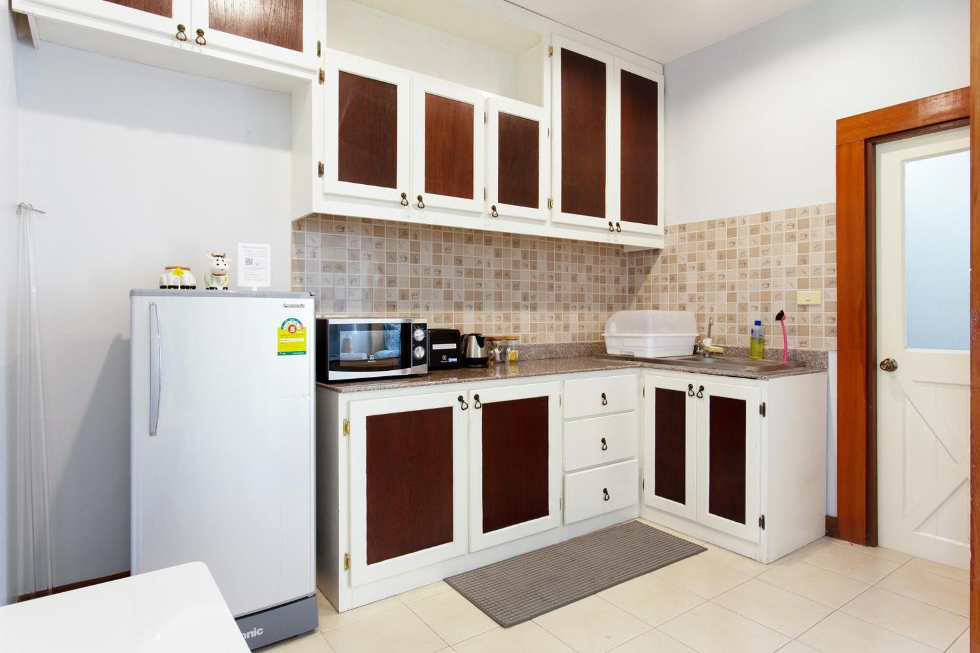 Apartment with Terrace - Photo 16