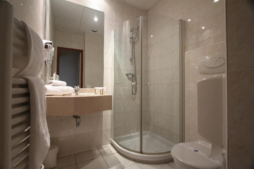Double Room - Photo 5