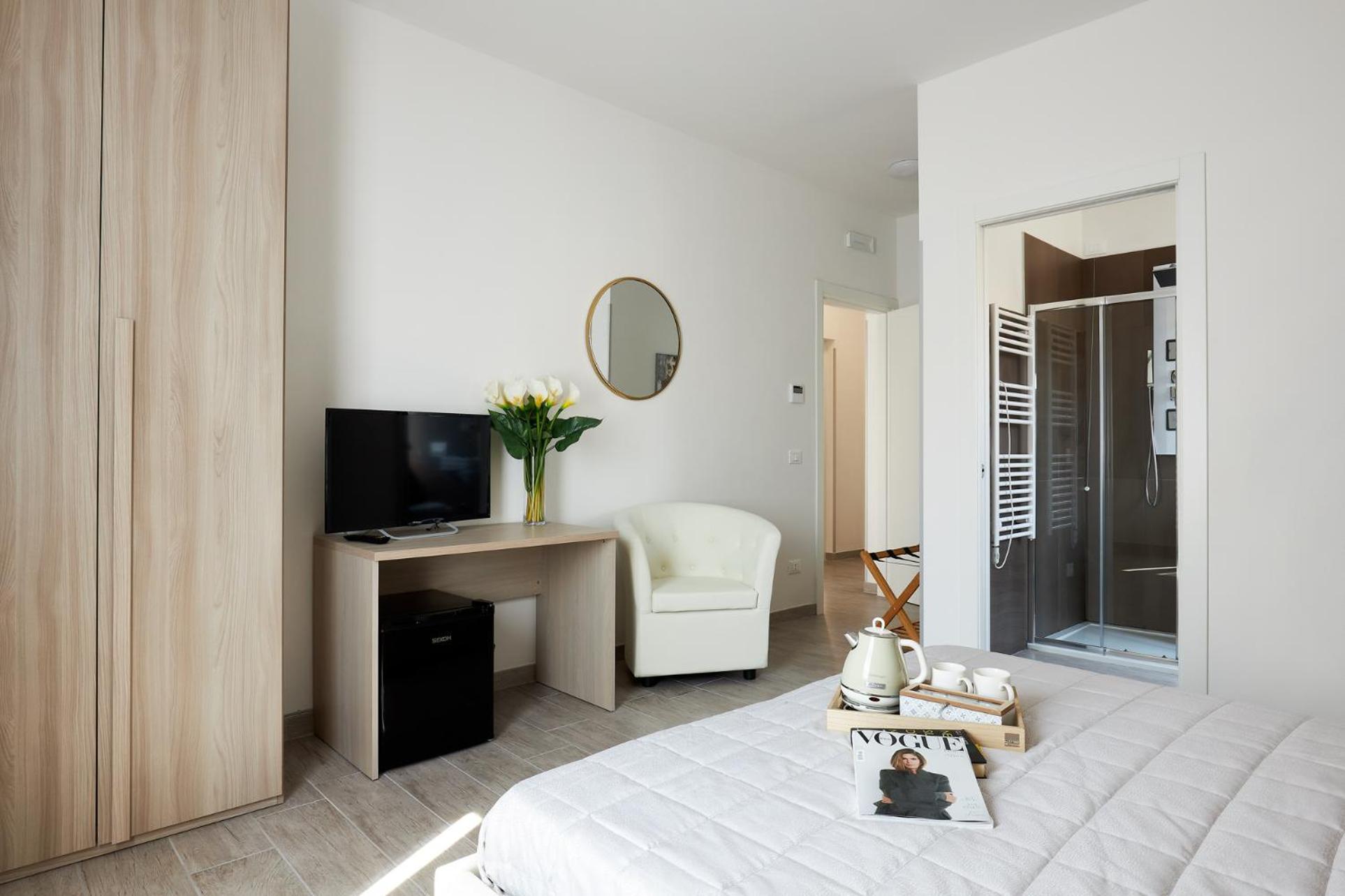 Double Room with Private Bathroom - Photo 6