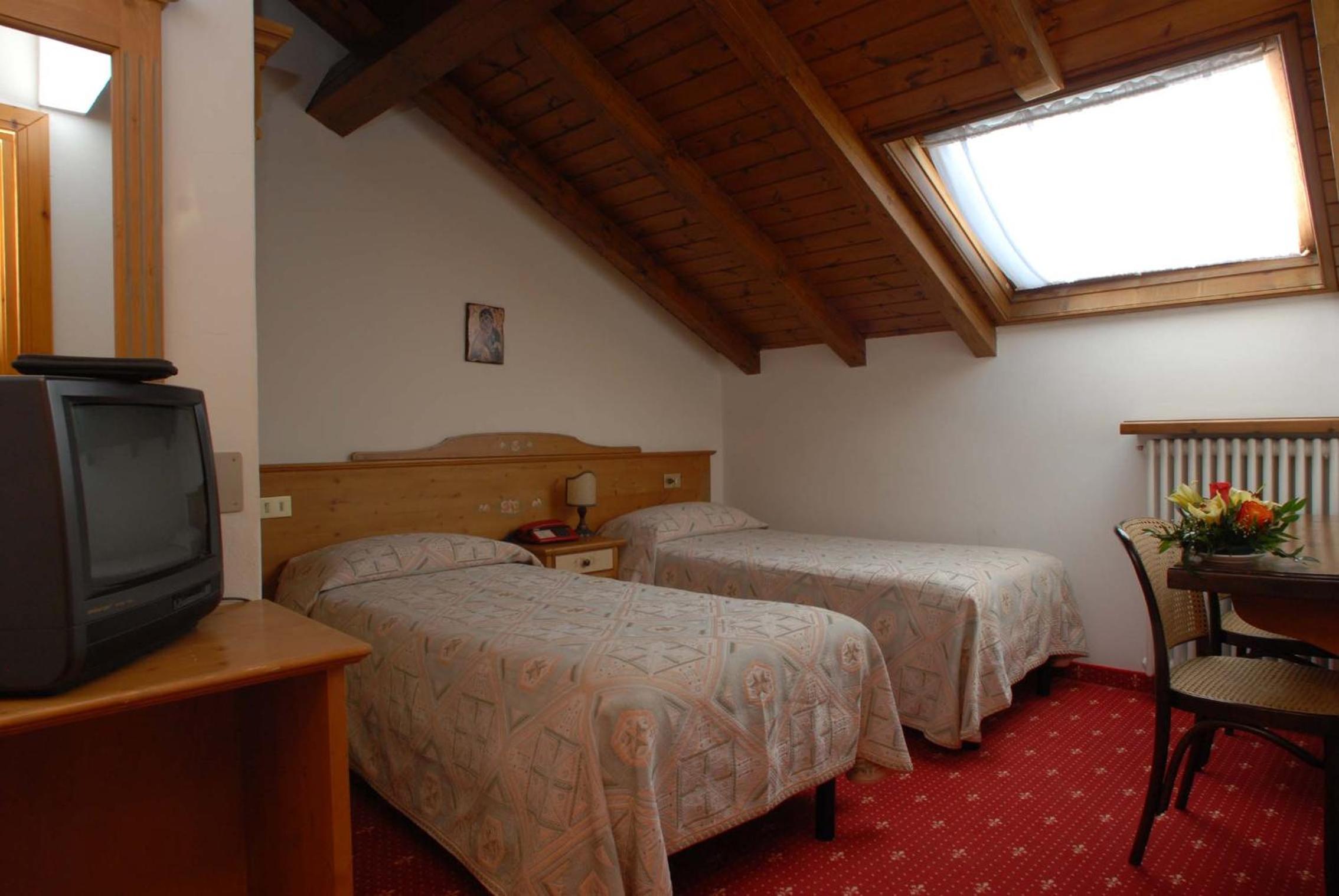 Double or Twin Room - Attic photo 1
