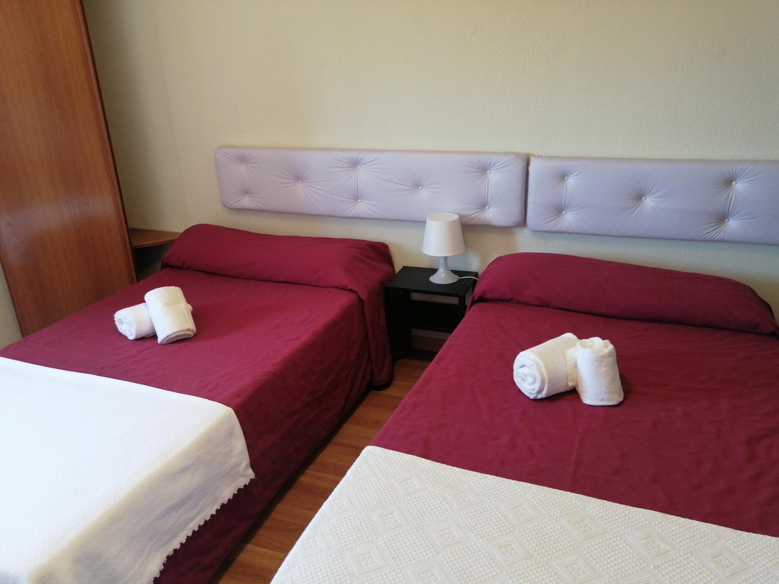Twin Room - Photo 6