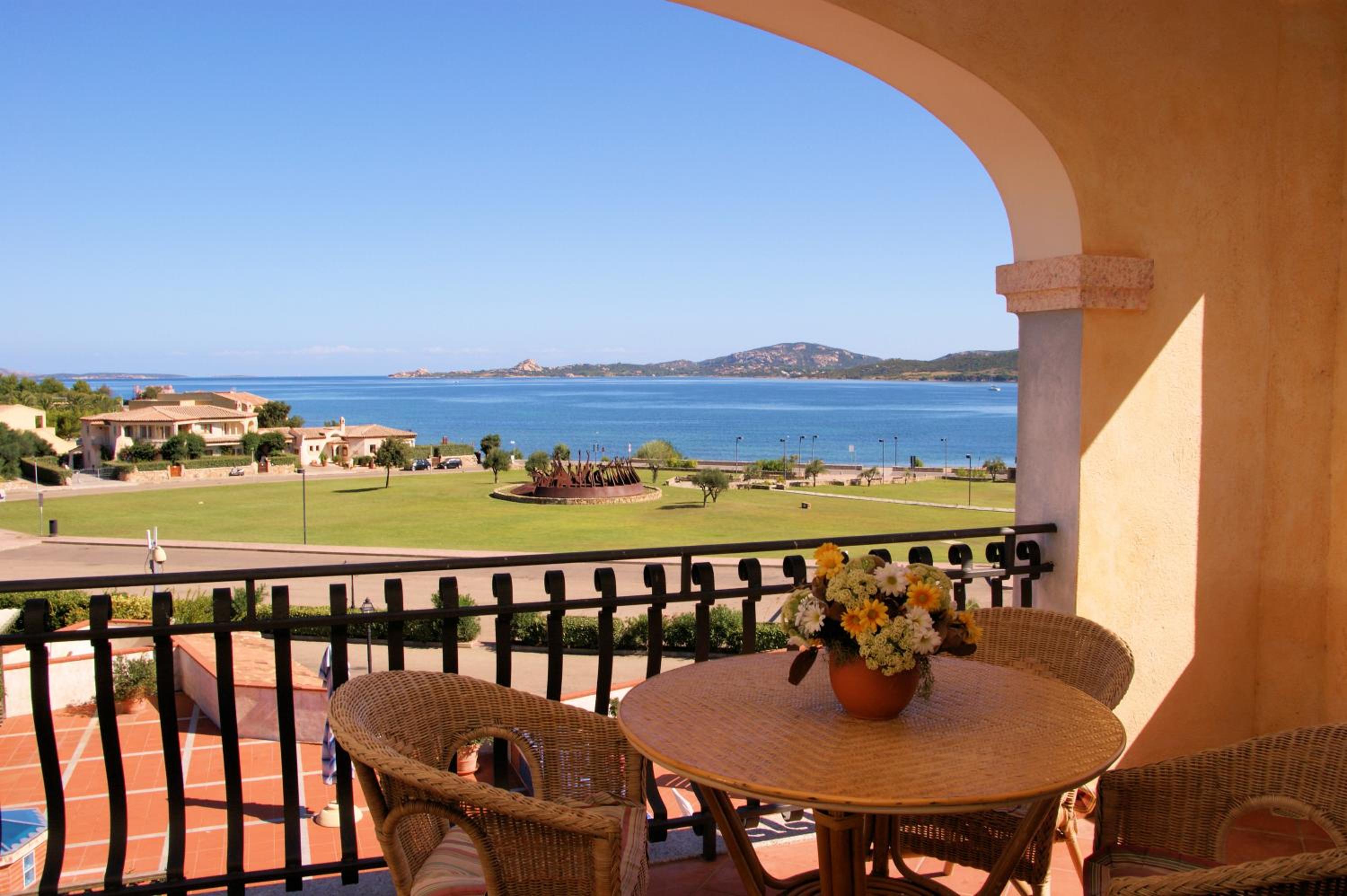 One-Bedroom Apartment with Terrace and Sea View