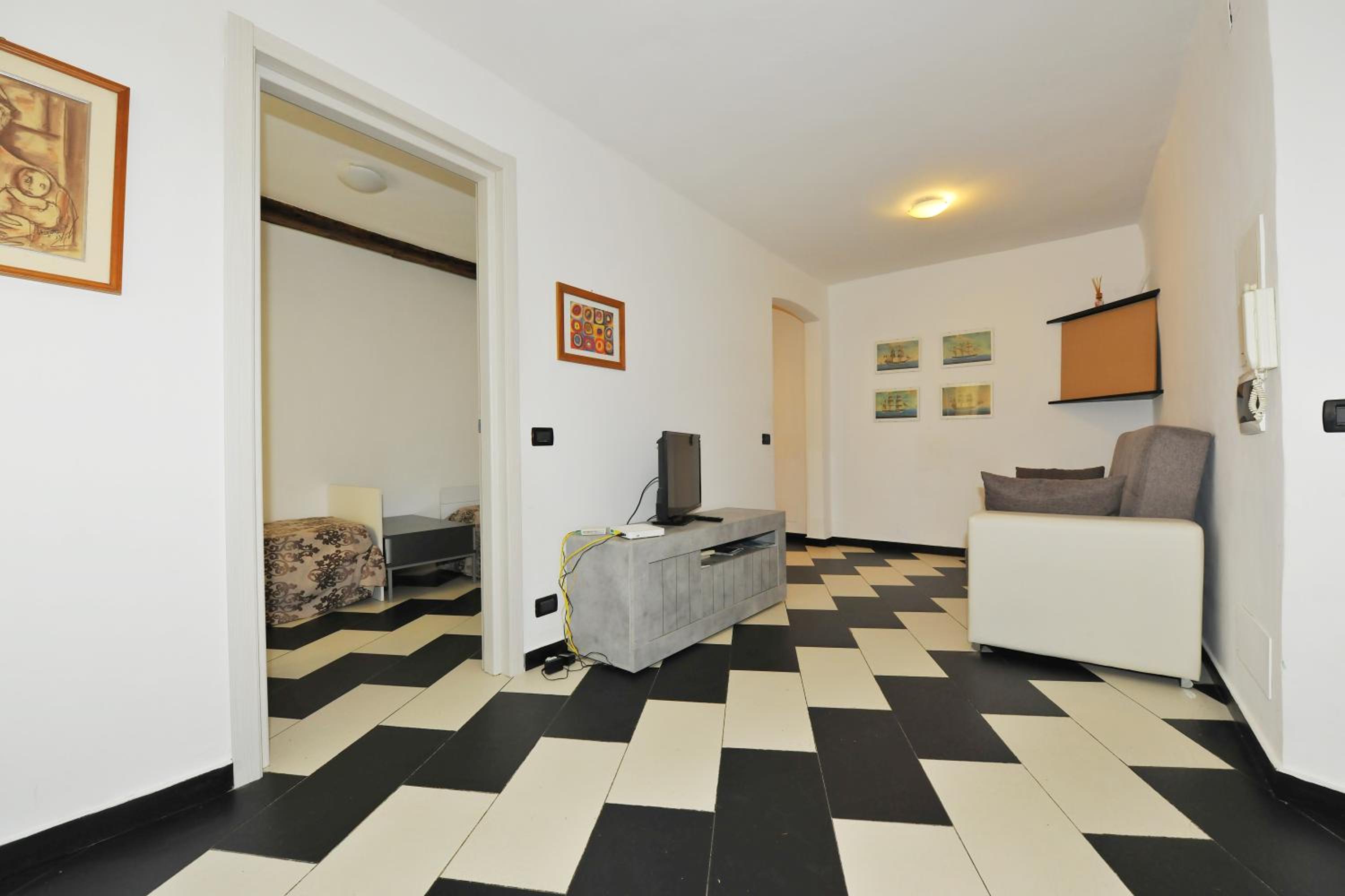 Two-Bedroom Apartment - Photo 4