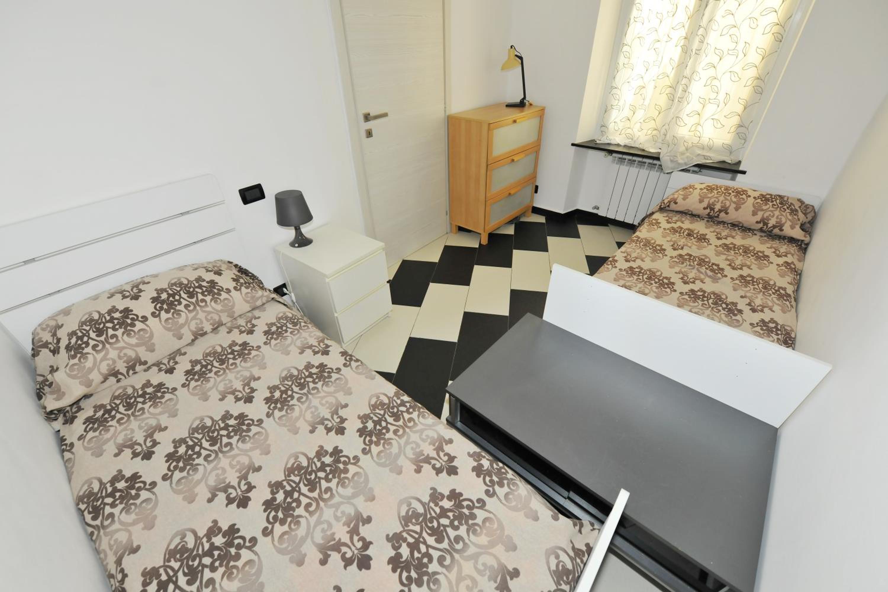 Two-Bedroom Apartment - Photo 2