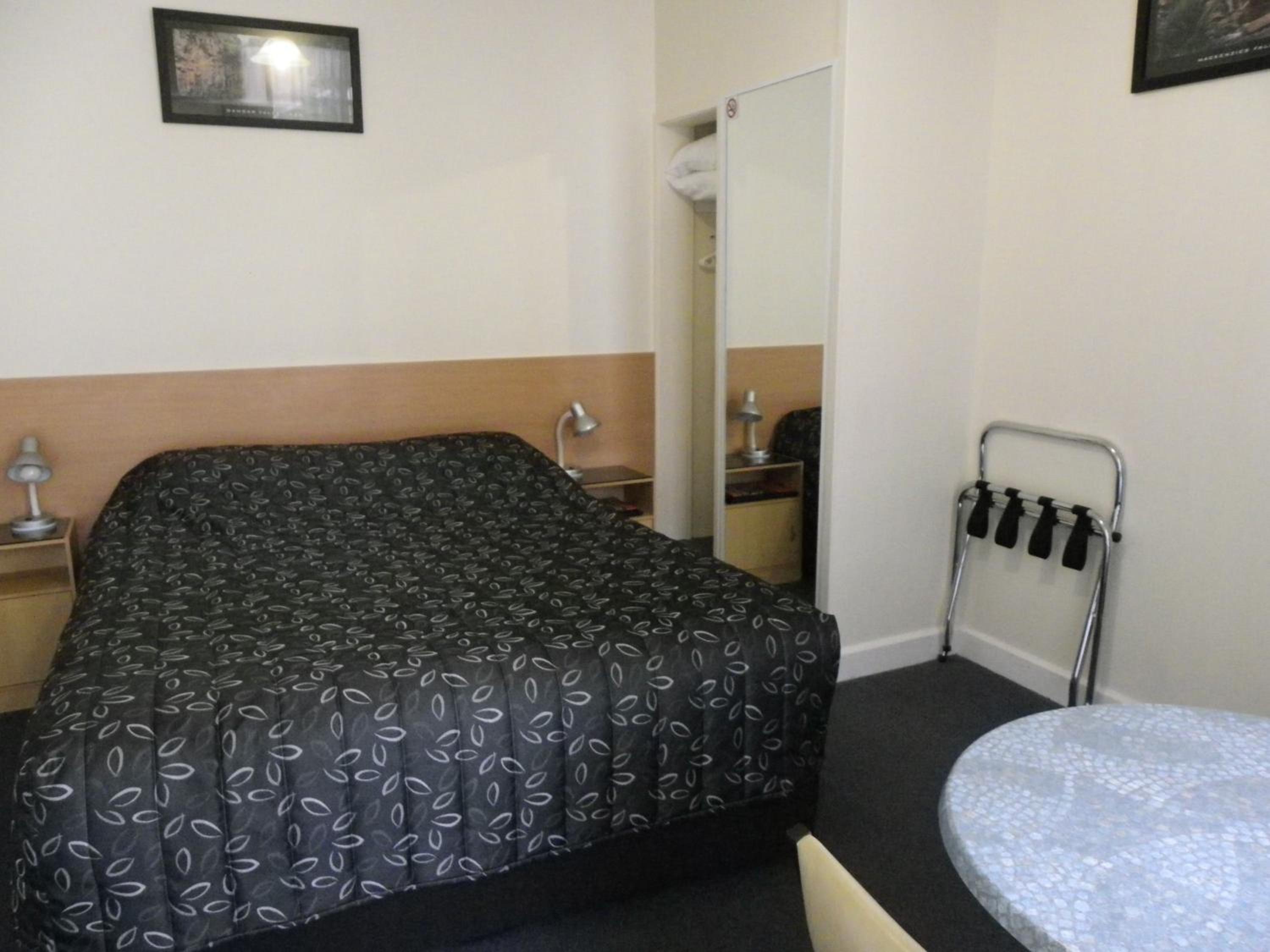 Queen Room photo 3