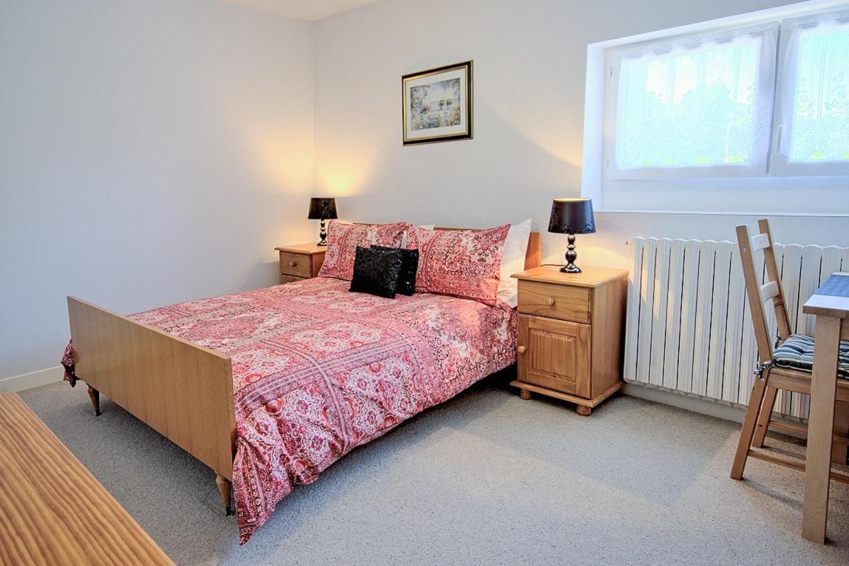 Double Room with Private Bathroom - Photo 6