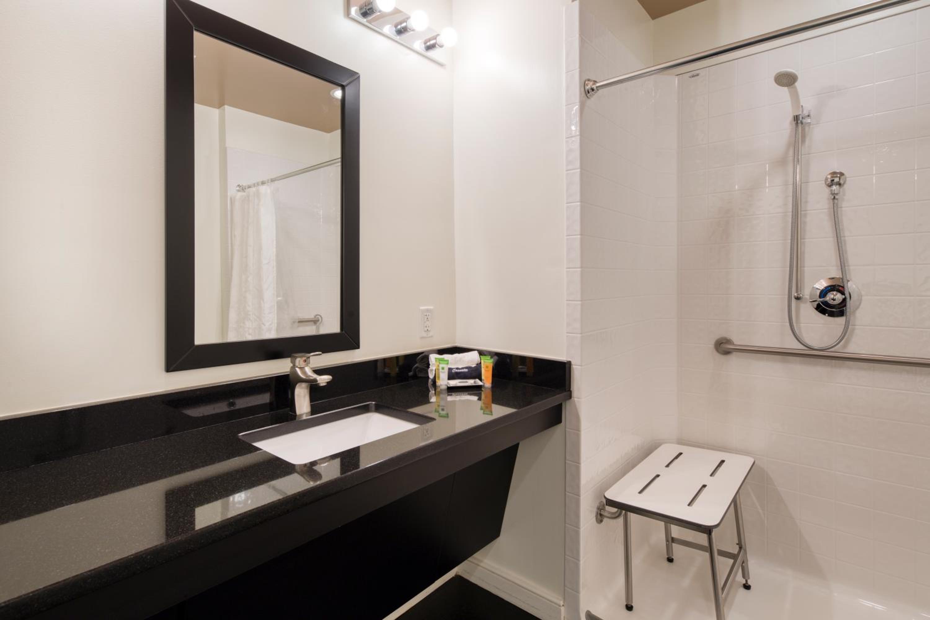 Double Room - Disability Access photo 3