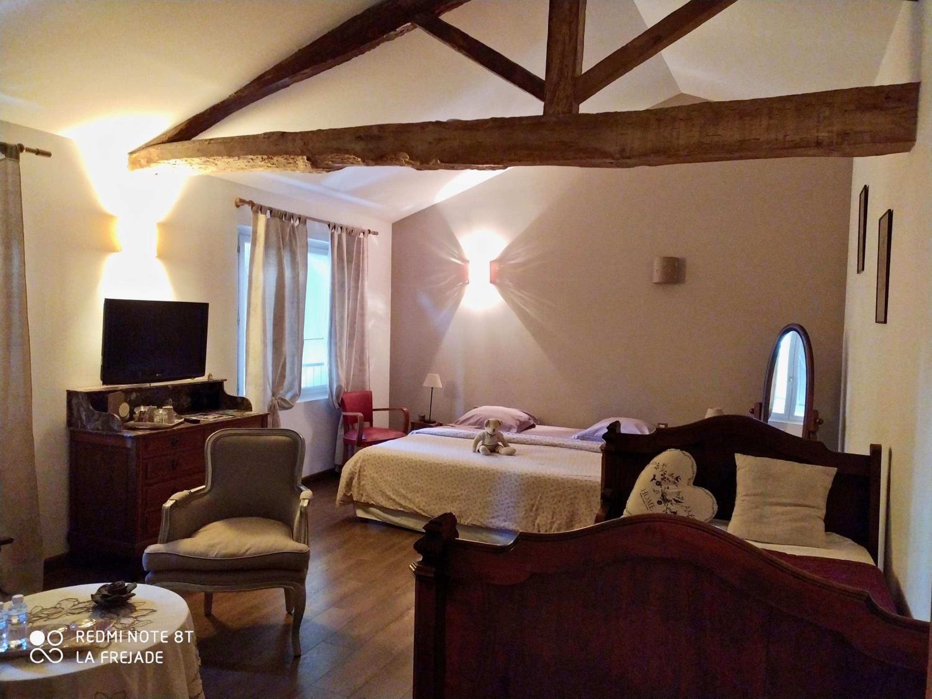Queen Suite photo 1
