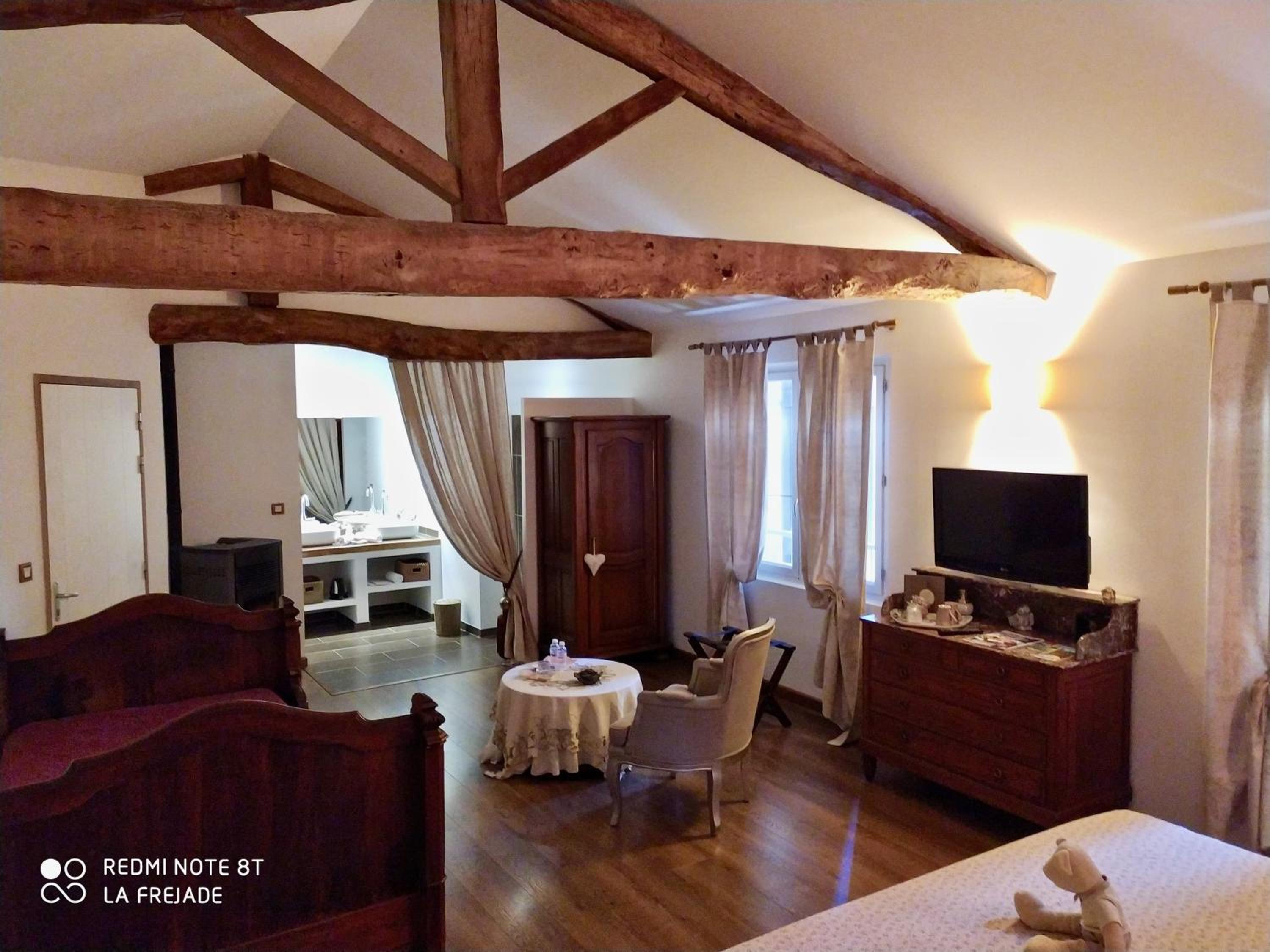 Queen Suite photo 2