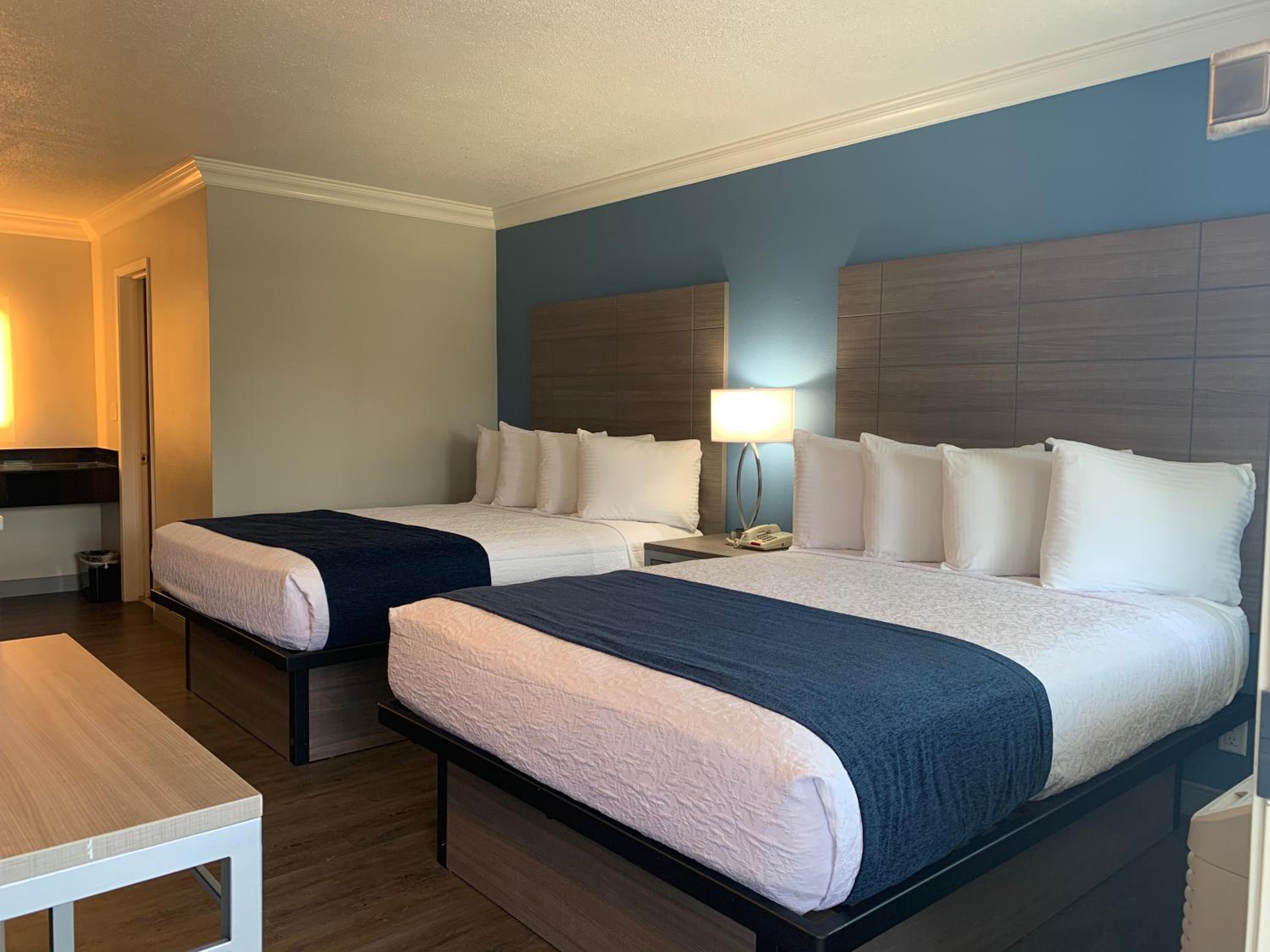 Double Room - Photo 8