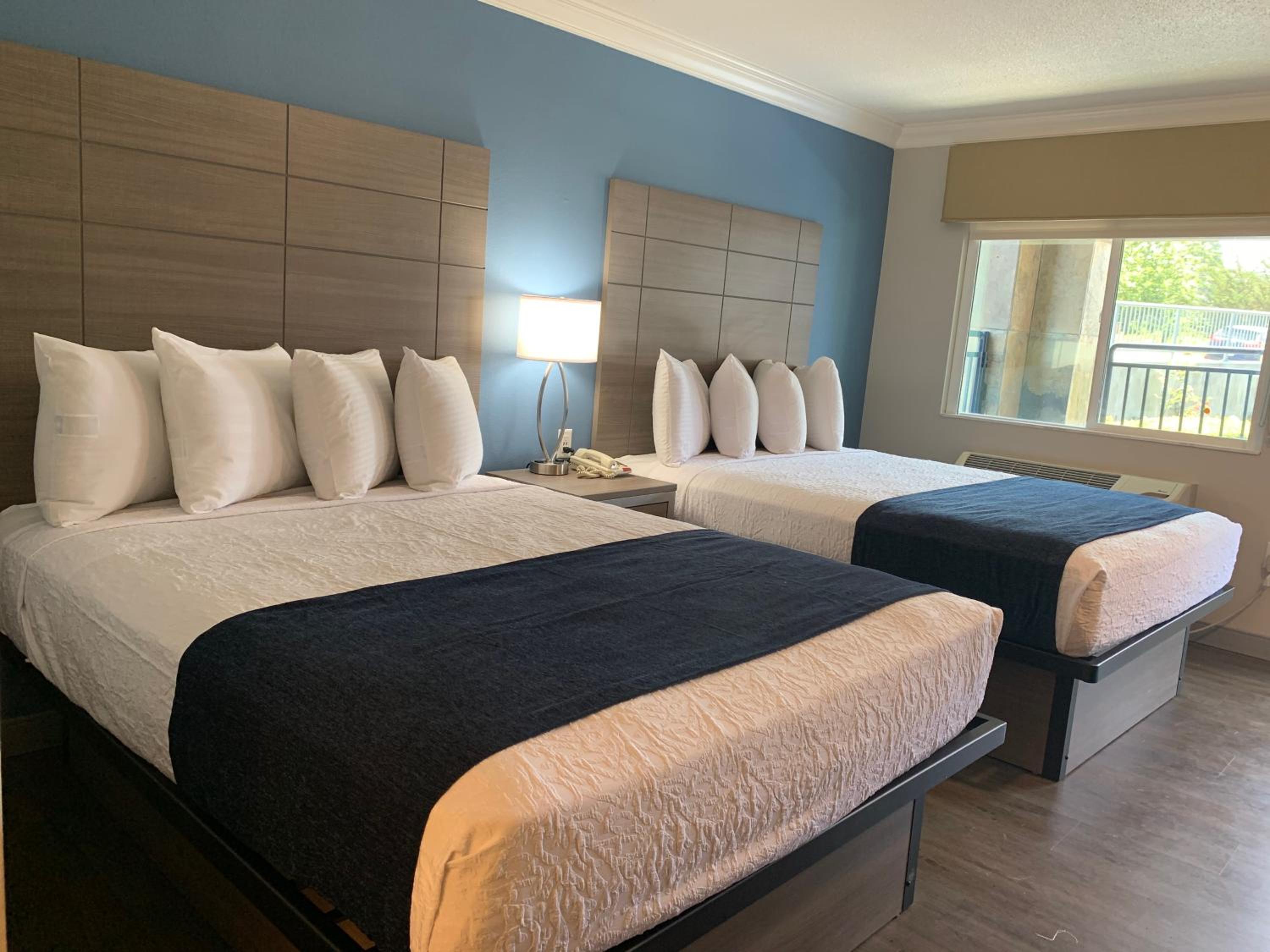 Double Room - Photo 12