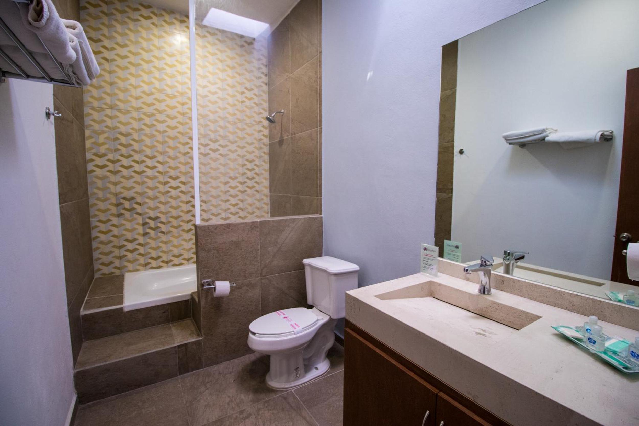 Deluxe Room - Photo 5