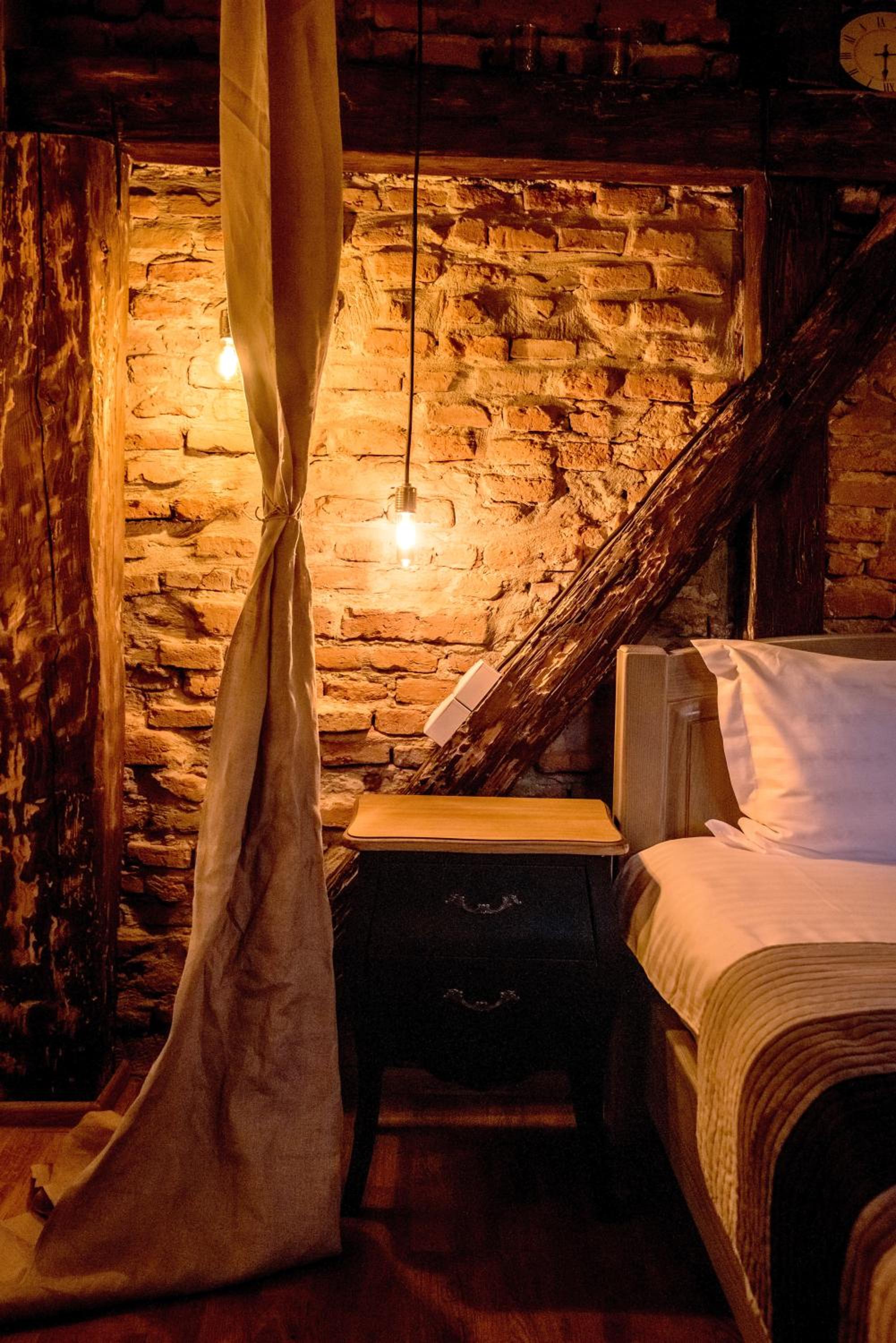 Double Room - Photo 15