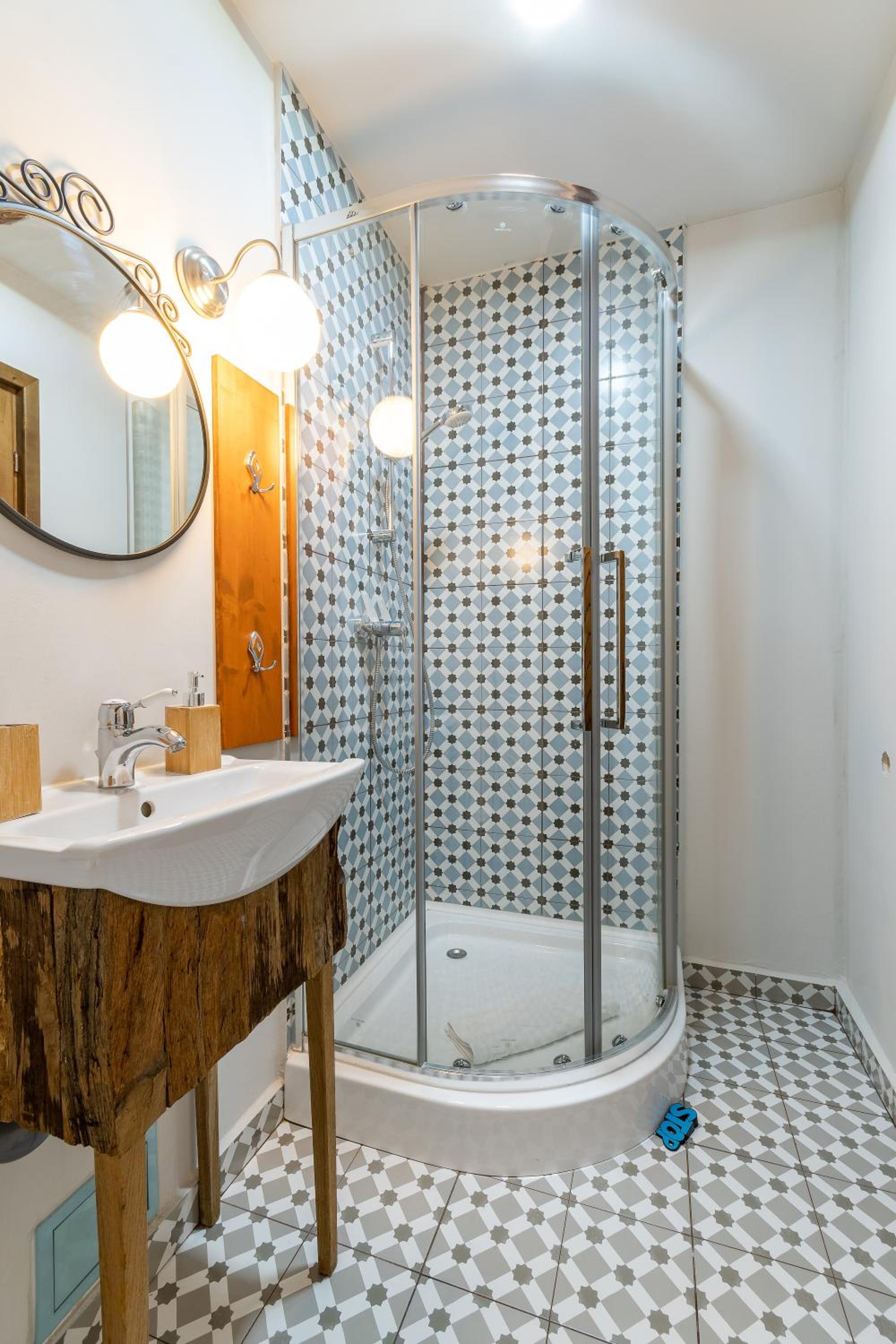 Double Room - Photo 28